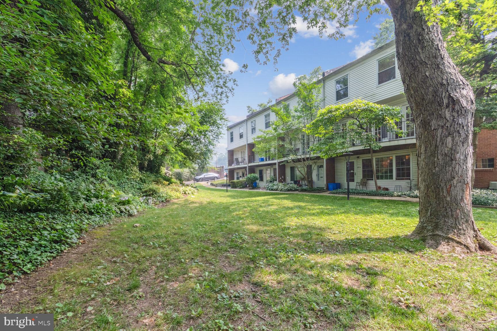 WOODSIDE VILLAGE - Residential