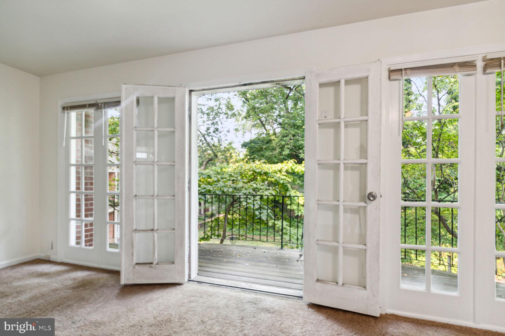 WOODSIDE VILLAGE - Residential