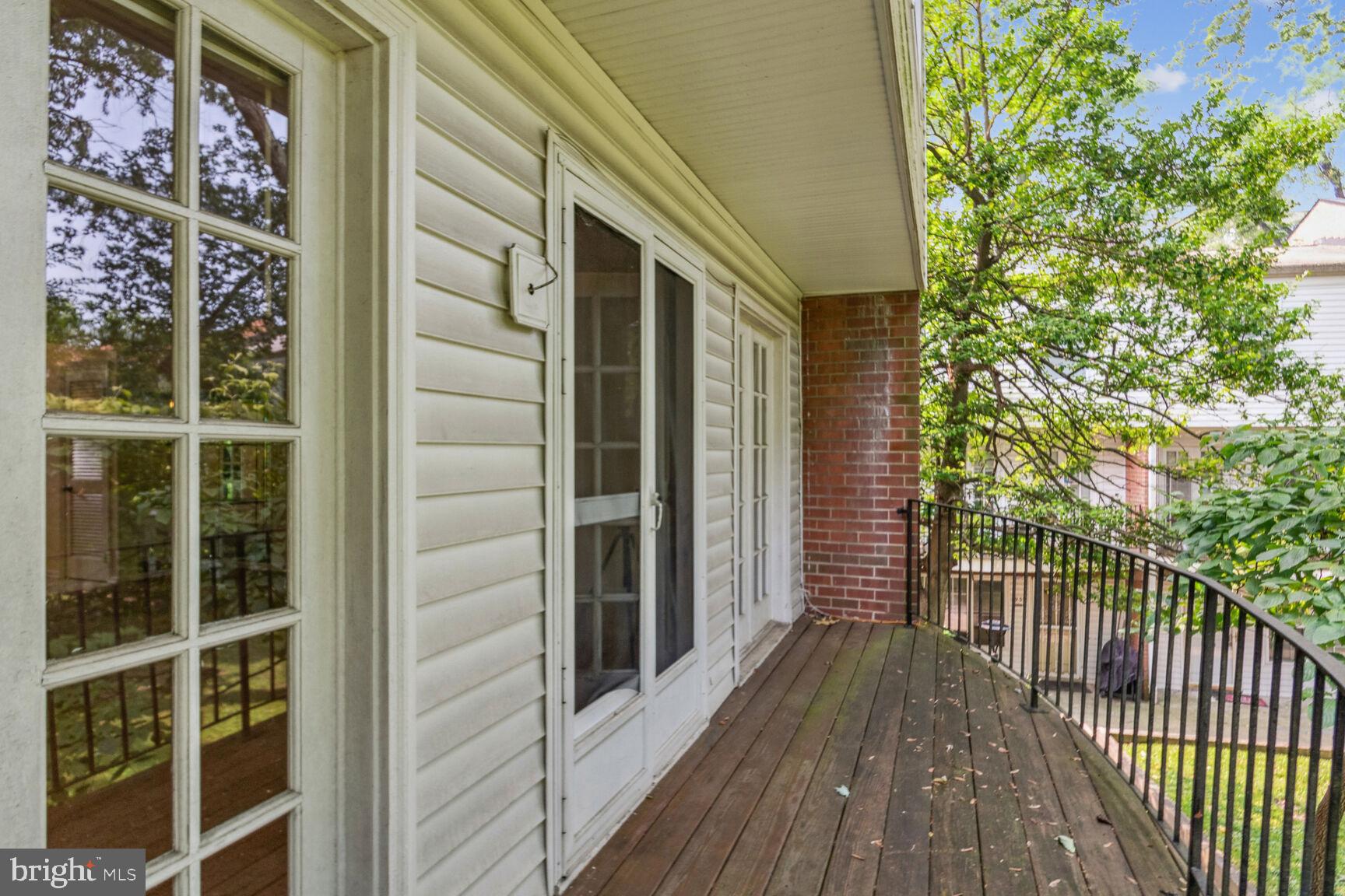 WOODSIDE VILLAGE - Residential