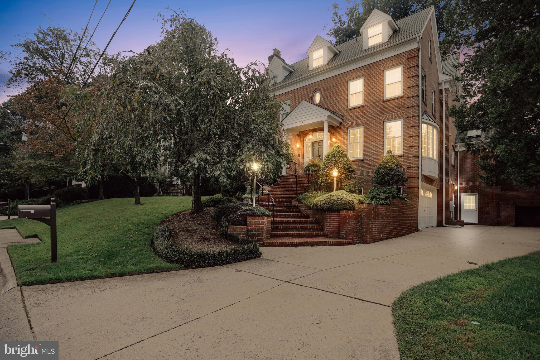 OAKWOOD KNOLLS - Residential