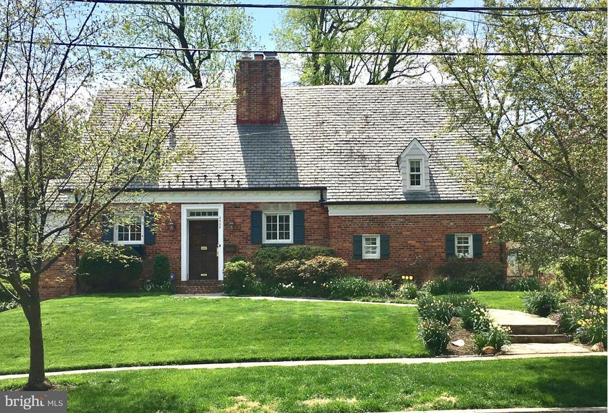 Large, flat lot (10,284 sq. ft.!) and a lovely 3 BR/2.5 BA picture book charming home in a "Walk to Everything" location!  It's in  excellent condition and sits on a level, professionally landscaped lot, short distance to Somerset Elem. School, Norwood Park, and the Friendship Heights & Bethesda Metro Stations!  Renovated Kitchen & Baths, private Master Suite, Office/Den/Guest Suite w/separate entry, large, sunny Family Room opening to large deck,  flagstone patio and lovely rear yard! Truly a special offering.  Driveway Parking for 2 cars.  Award winning public and private schools nearby.  Easy commute to downtown DC, VA, Bethesda, NIH, Marriott HQ, and the Walter Reed National Naval Medical Center.