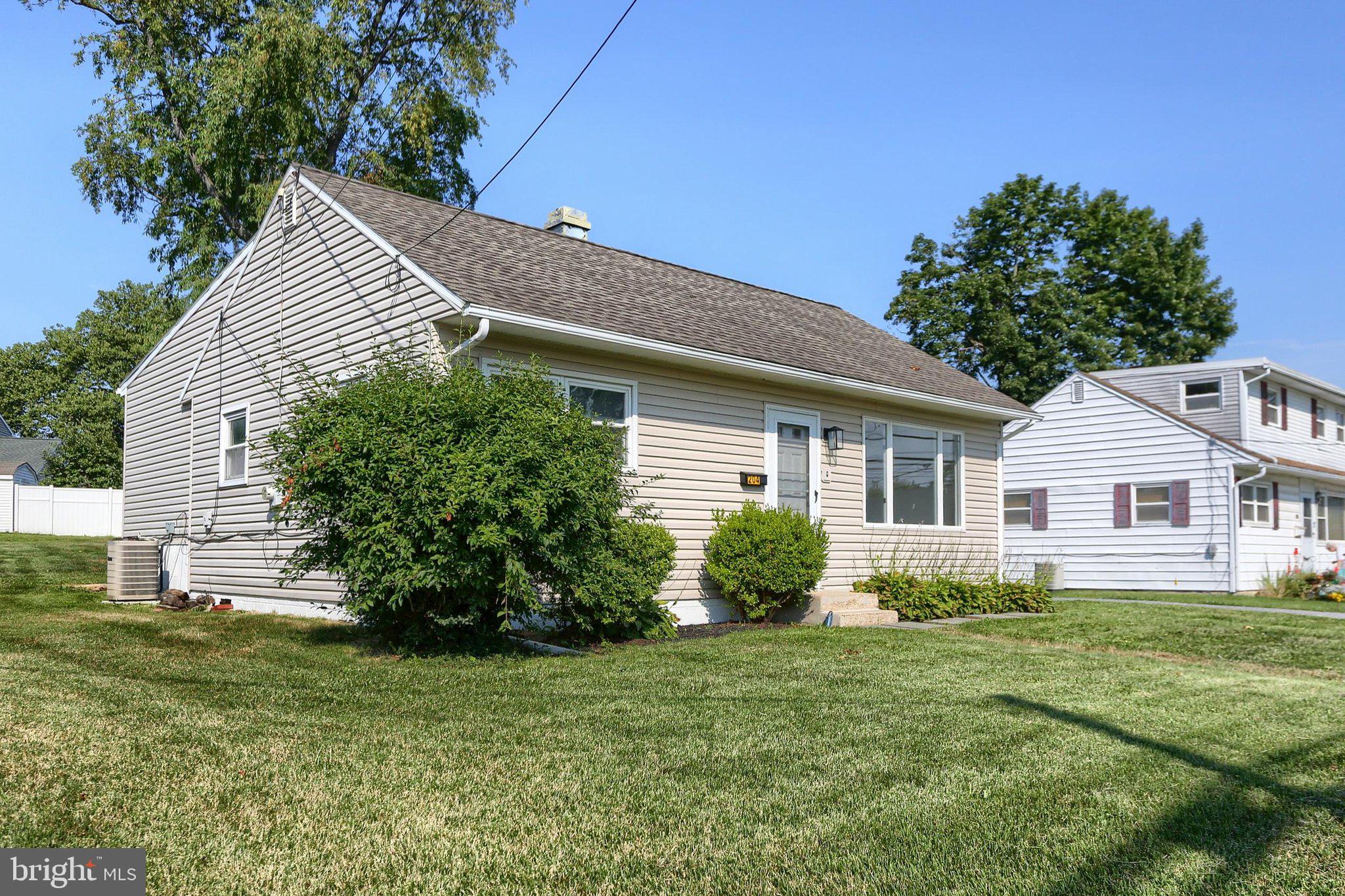 204 S LOCUST STREET