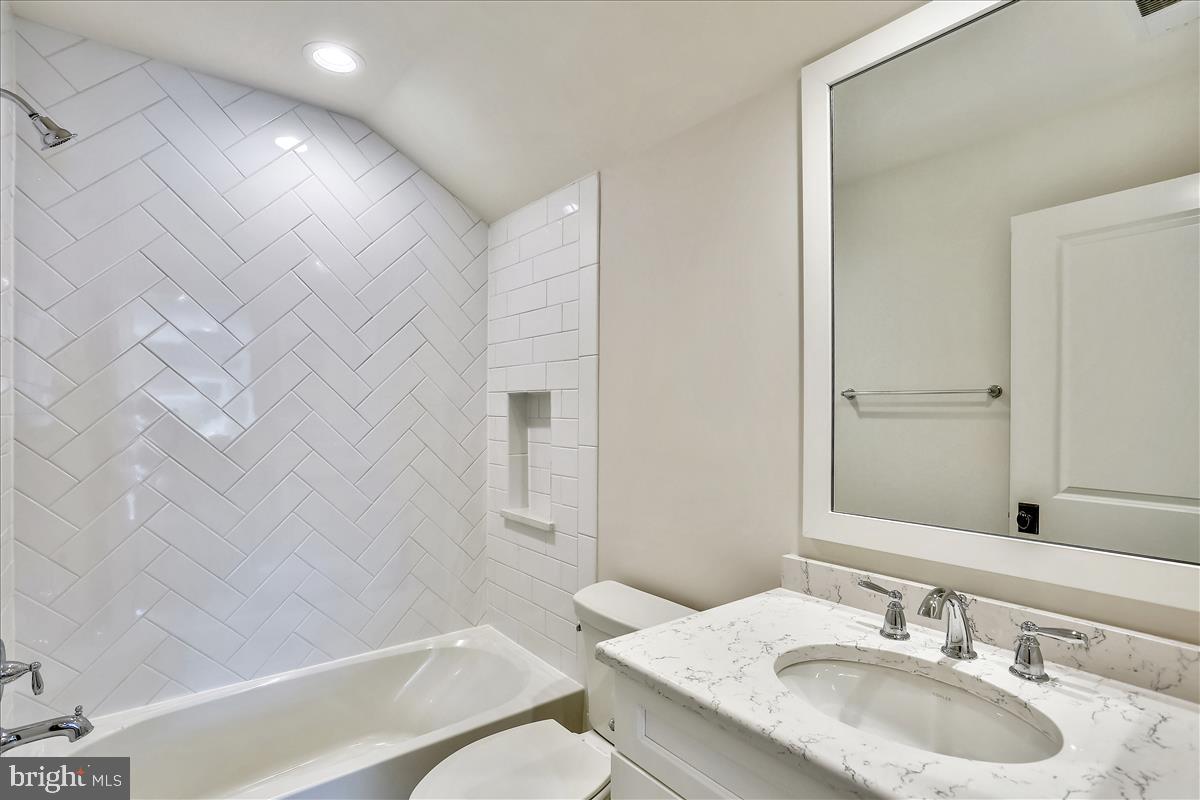 GLEN MAR PARK - Residential