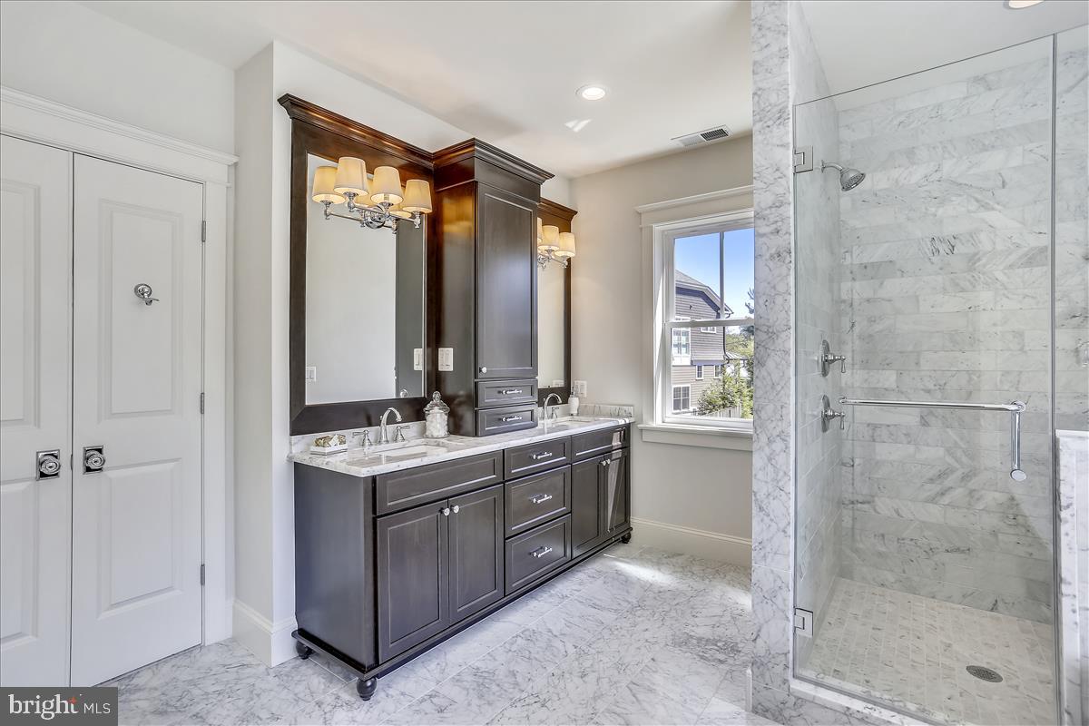 GLEN MAR PARK - Residential