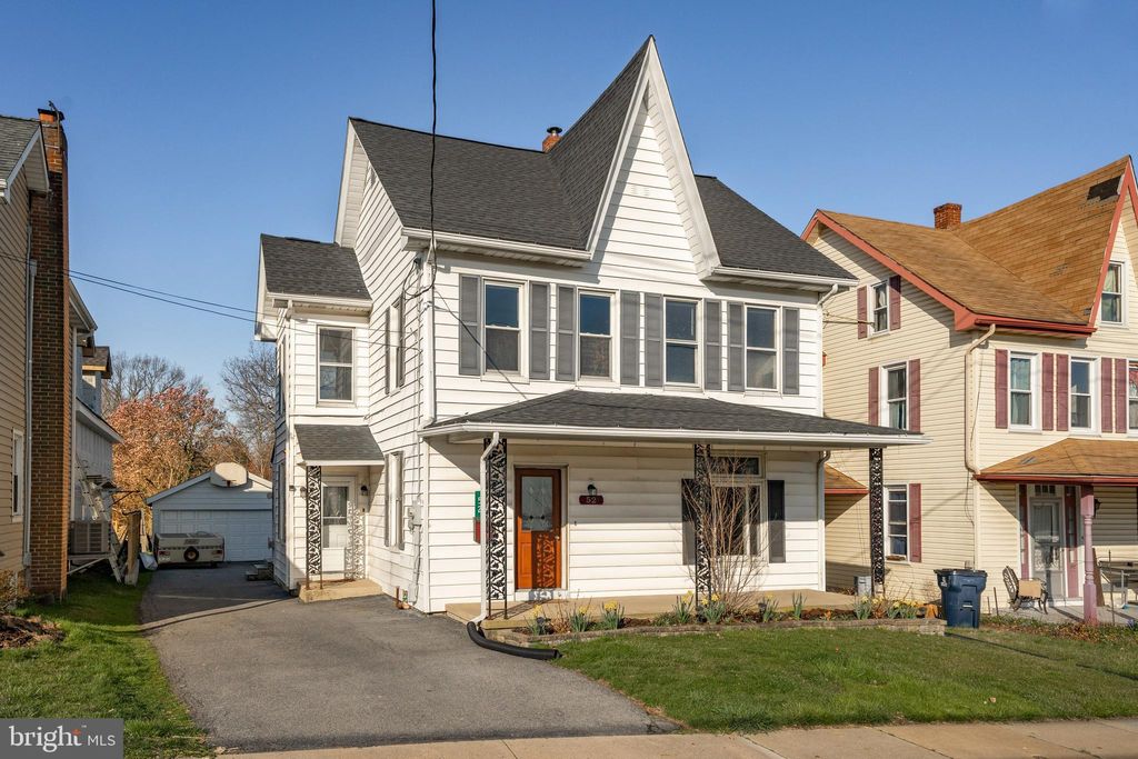 Photo of 52 N RAILROAD AVE, NEW HOLLAND, PA 17557 (MLS # PALA2033756)