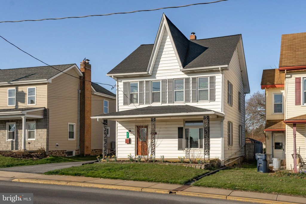 Photo of 52 N RAILROAD AVE, NEW HOLLAND, PA 17557 (MLS # PALA2033756)