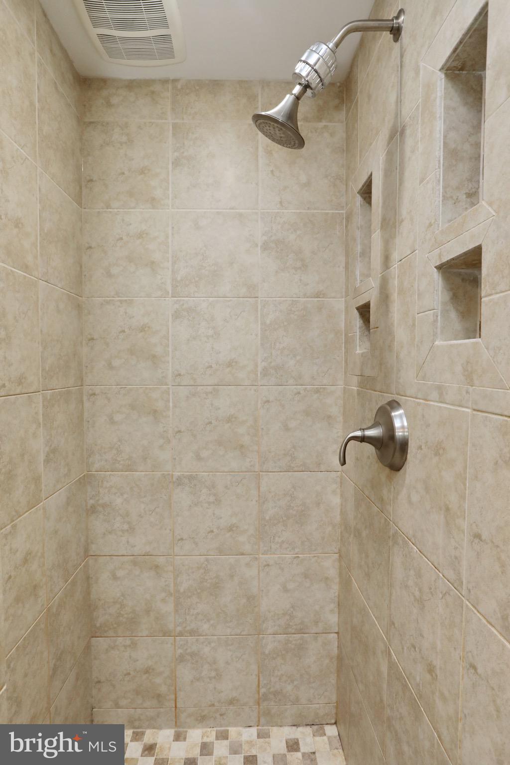 BRETON BAY ESTATES - Residential