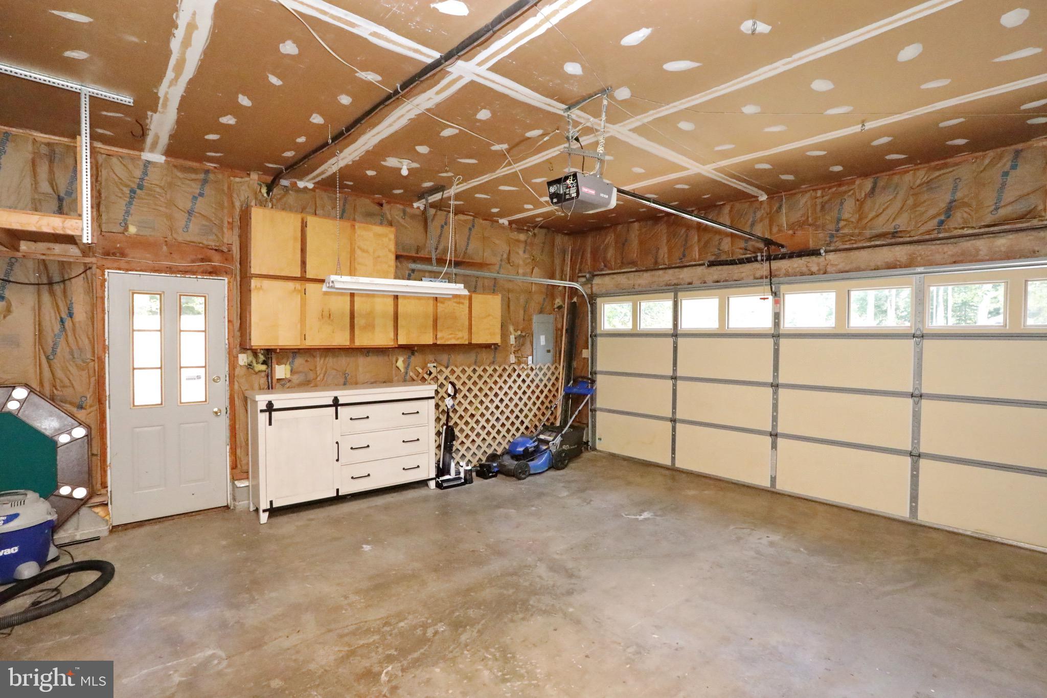 BRETON BAY ESTATES - Residential