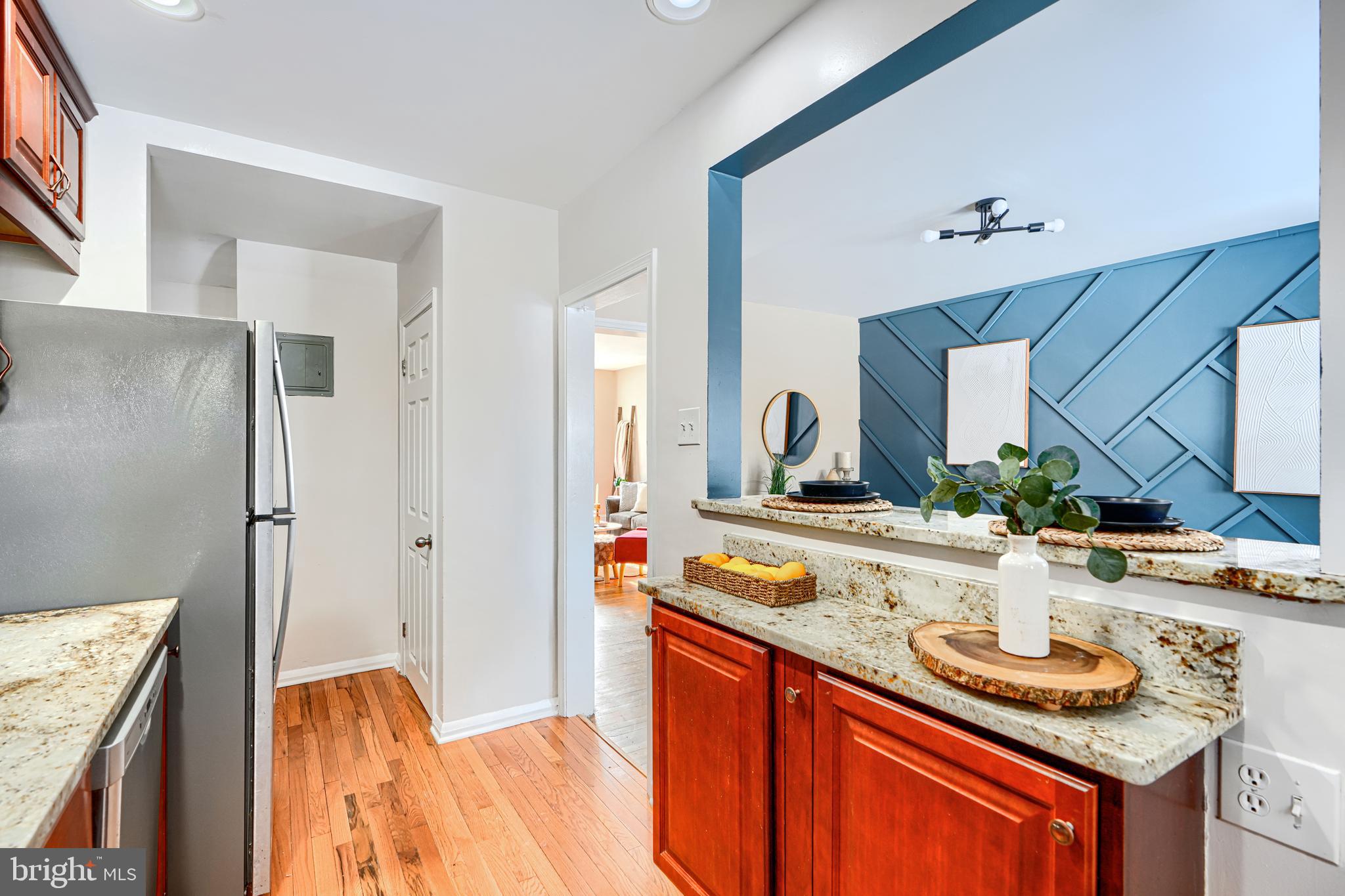 RAMBLEWOOD - Residential