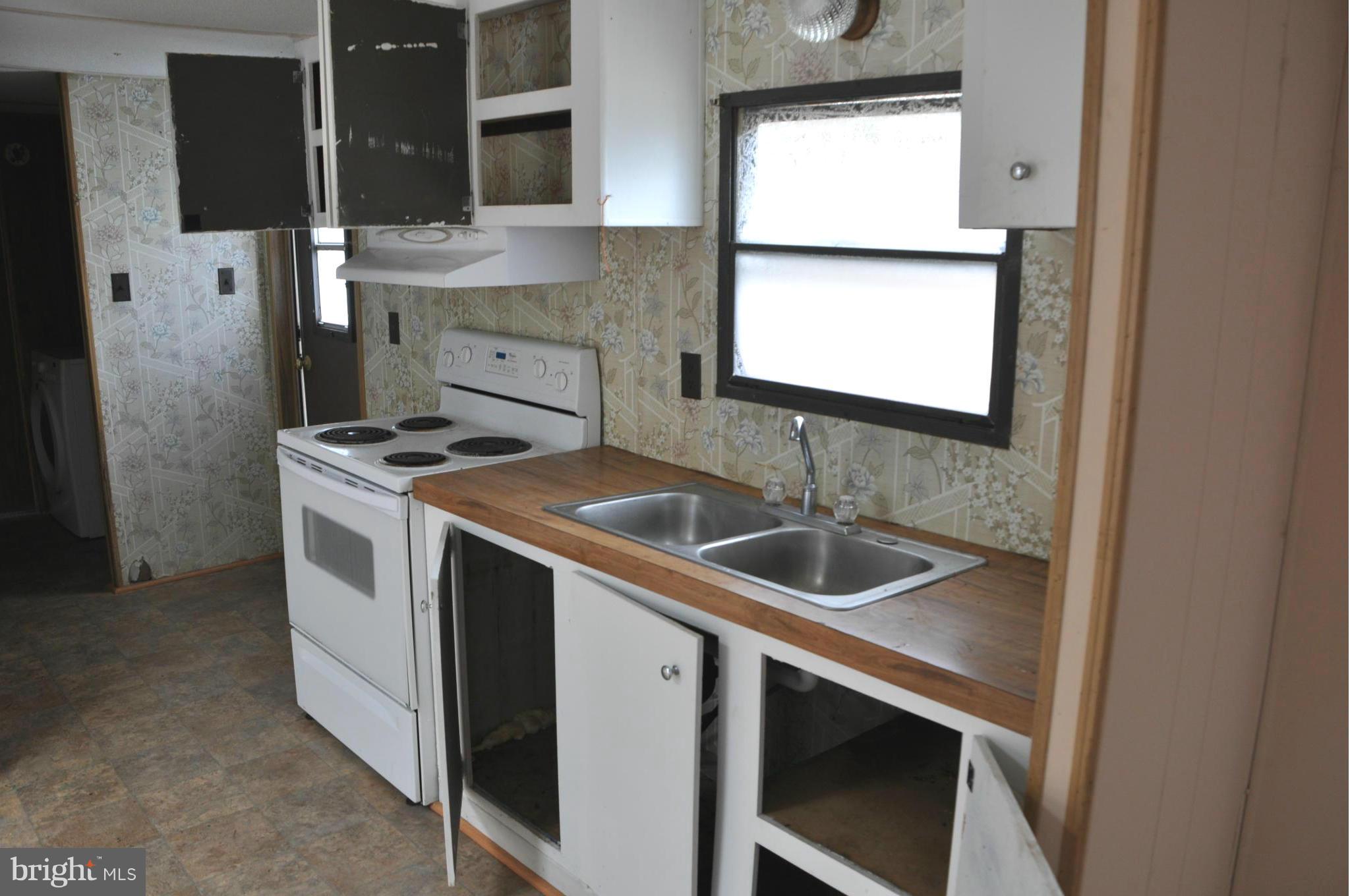 NONE AVAILABLE - Land