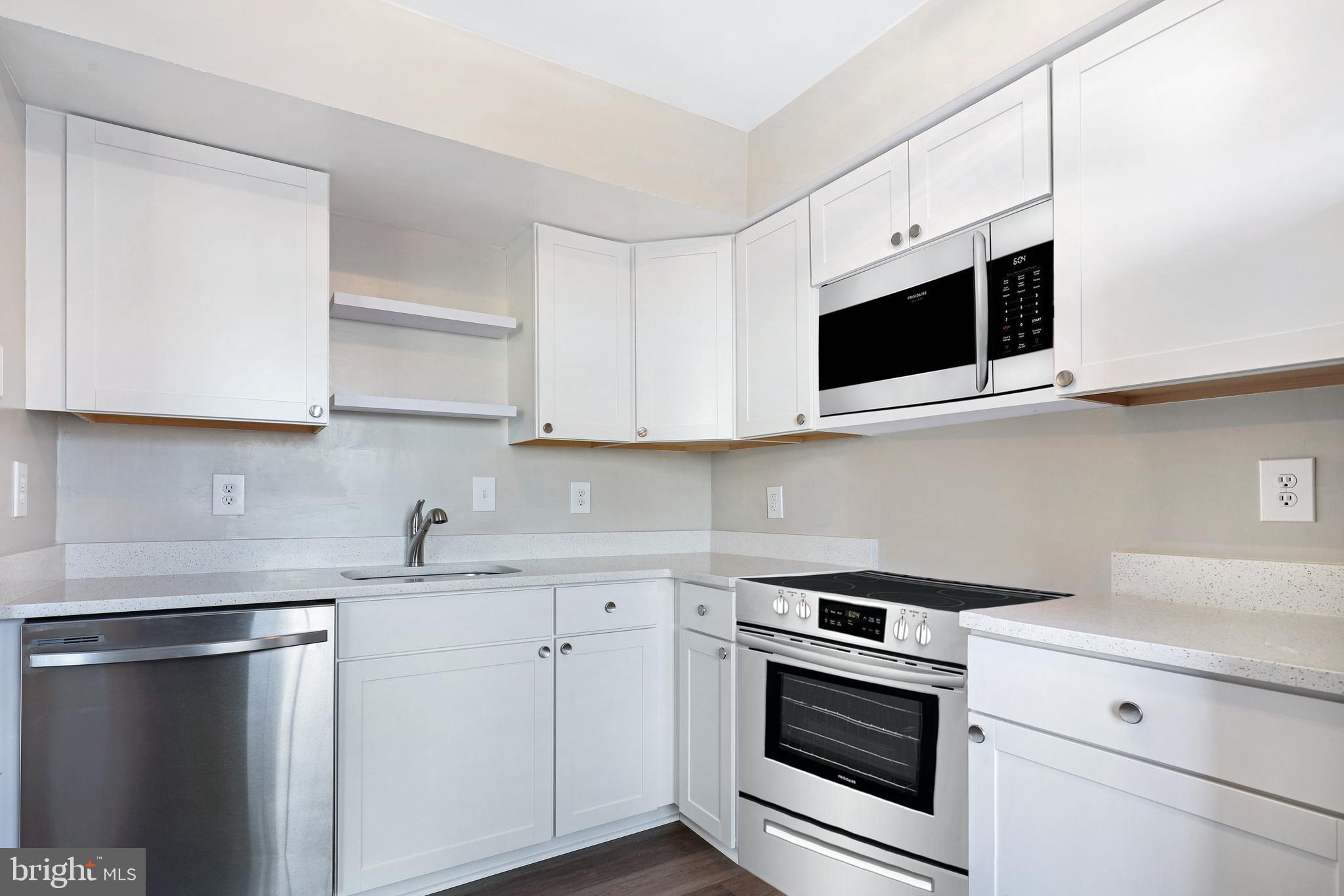 LONGSTREET COMMONS - Residential