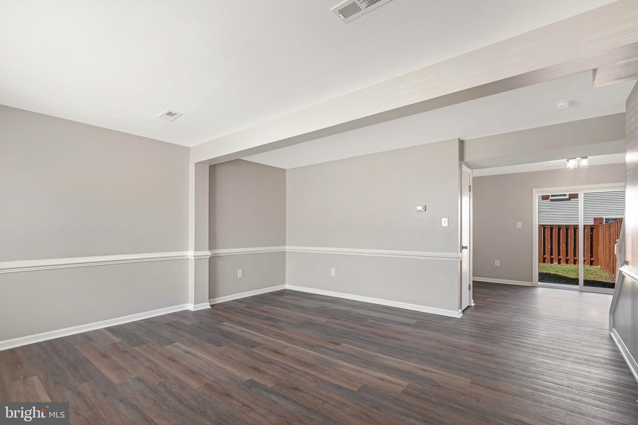 LONGSTREET COMMONS - Residential