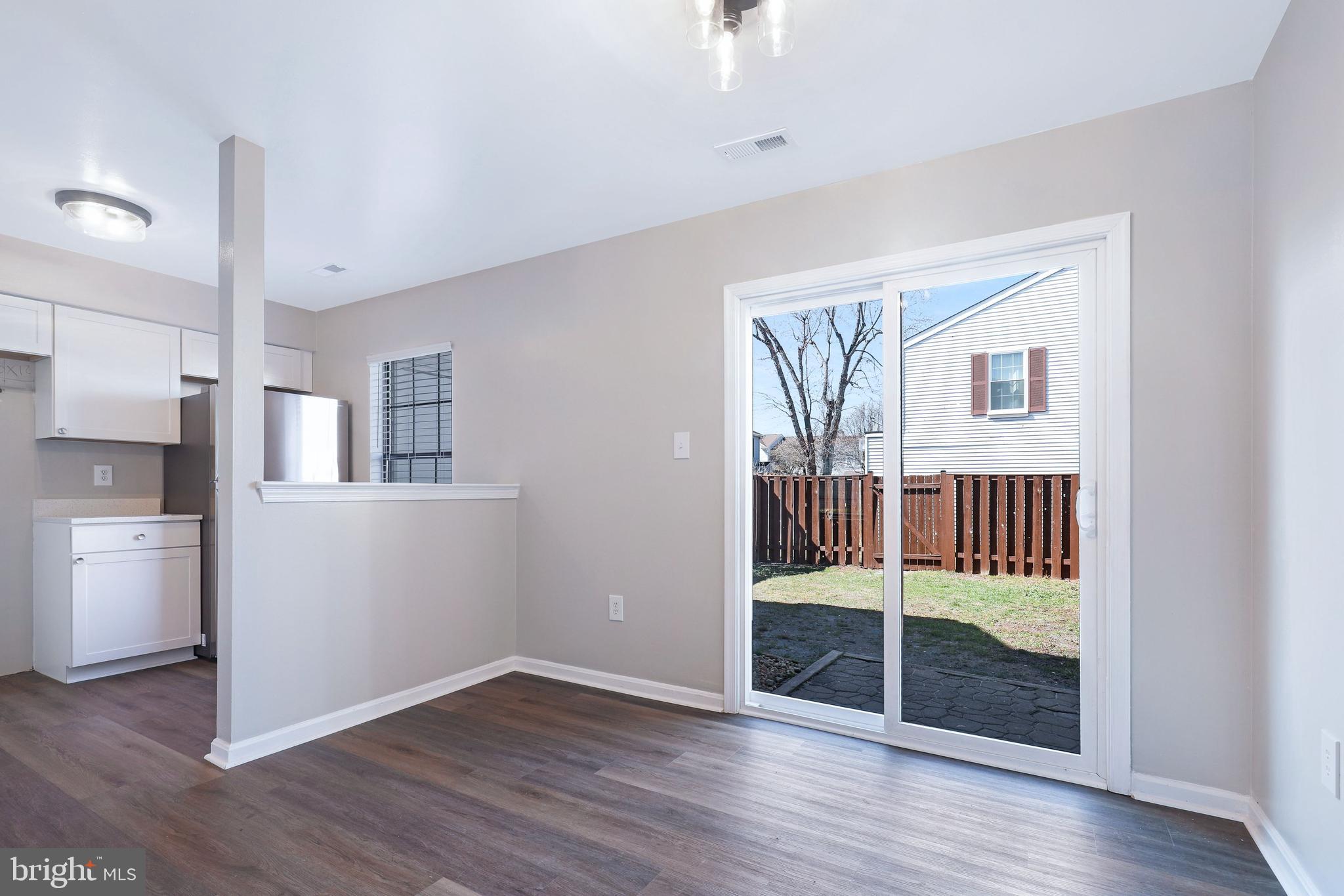 LONGSTREET COMMONS - Residential