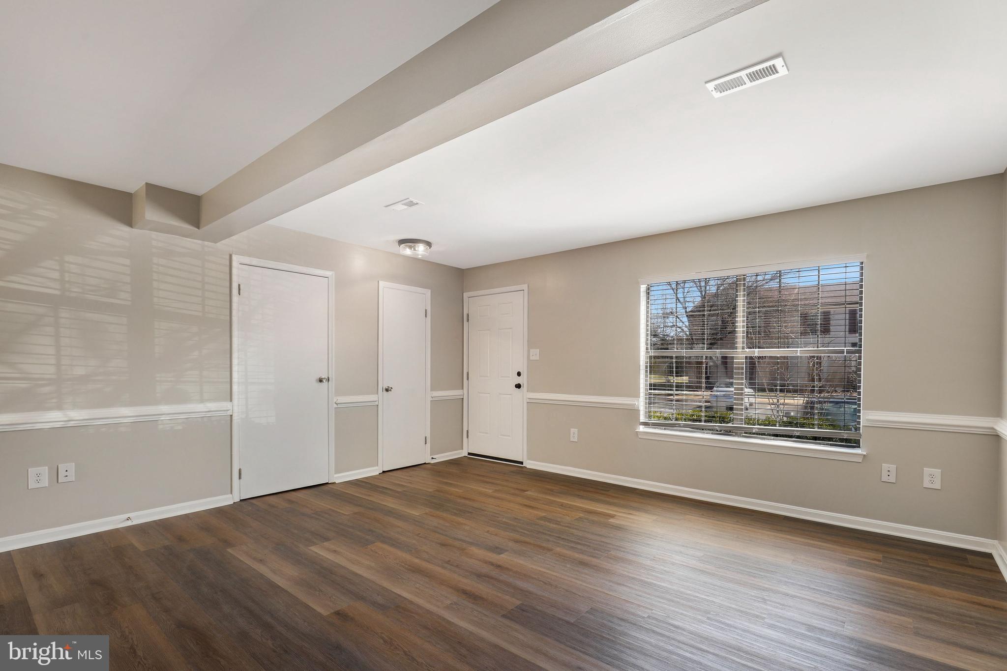 LONGSTREET COMMONS - Residential