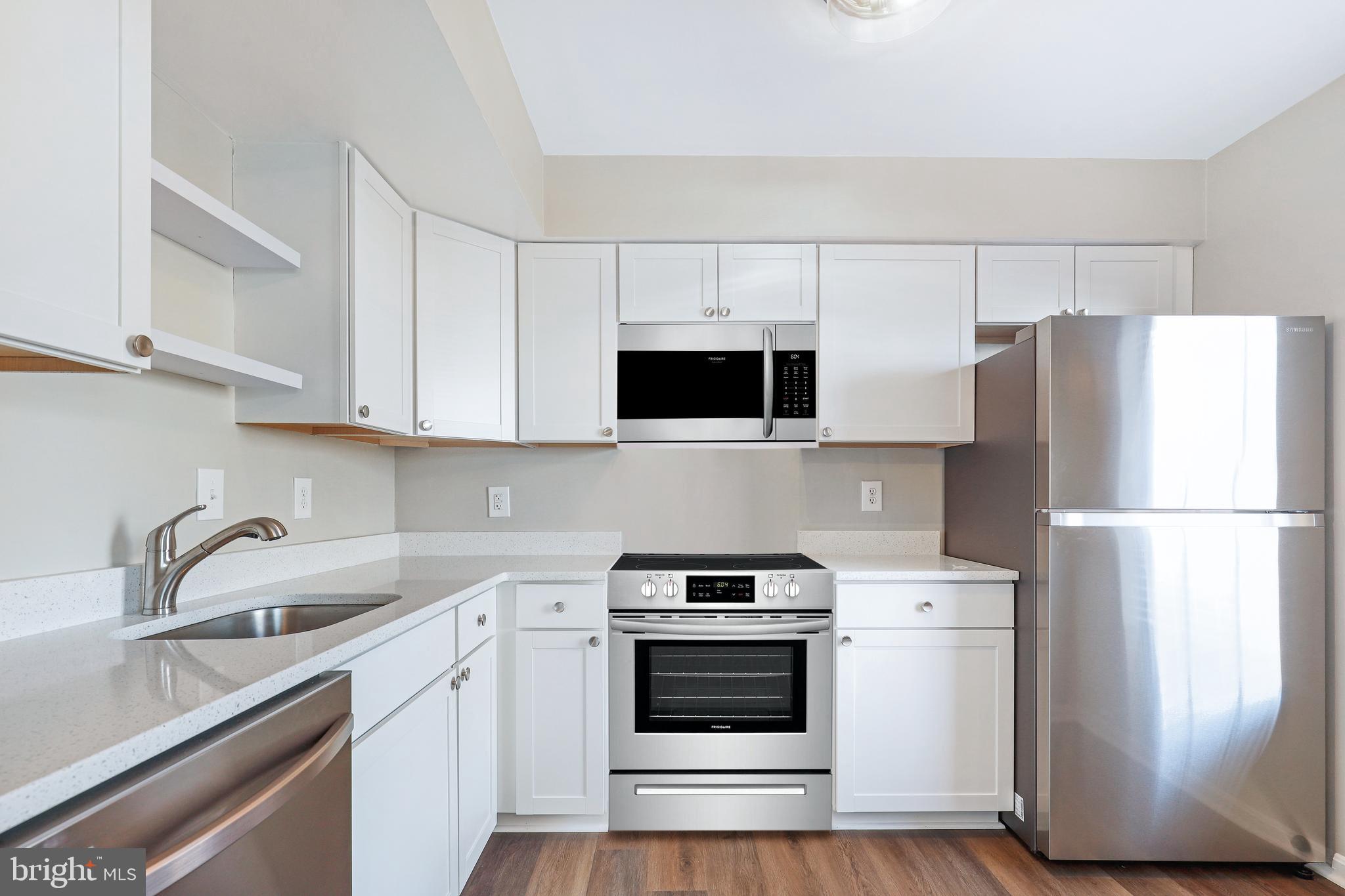 LONGSTREET COMMONS - Residential