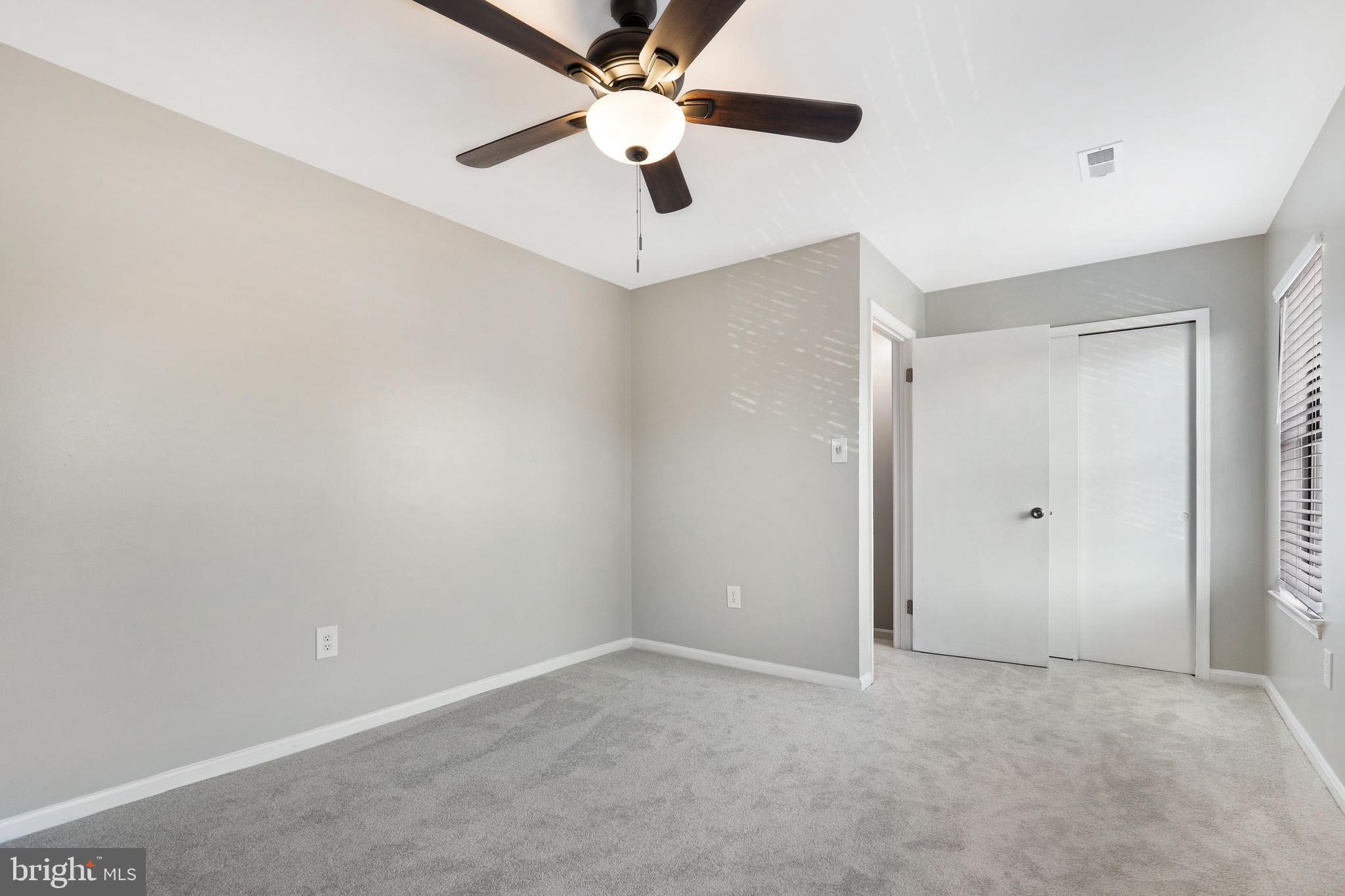 LONGSTREET COMMONS - Residential