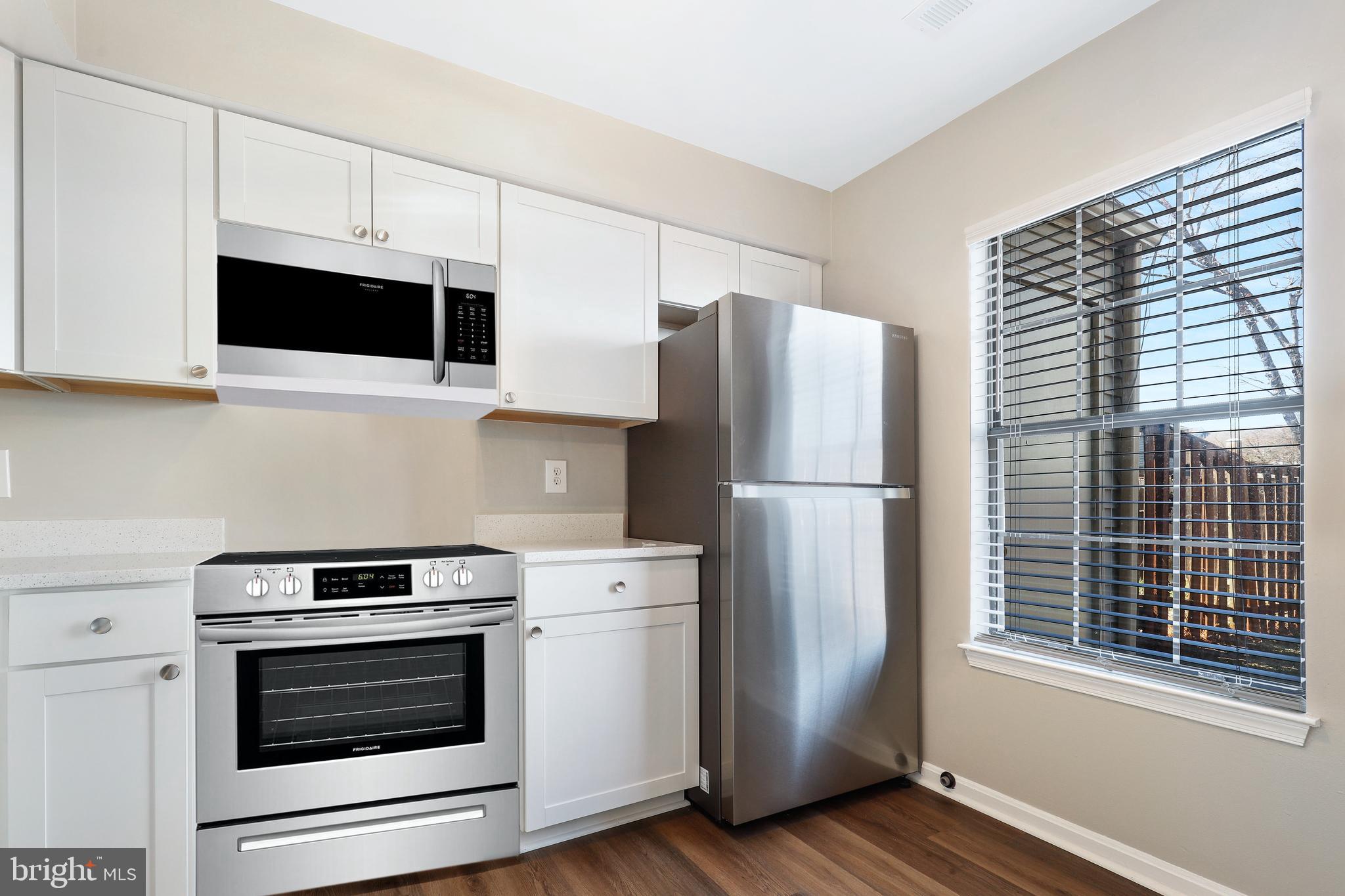 LONGSTREET COMMONS - Residential