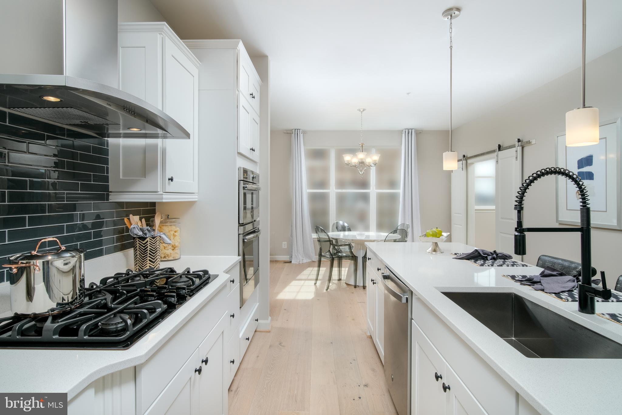 ENCLAVE AT FAIR LAKES - Residential