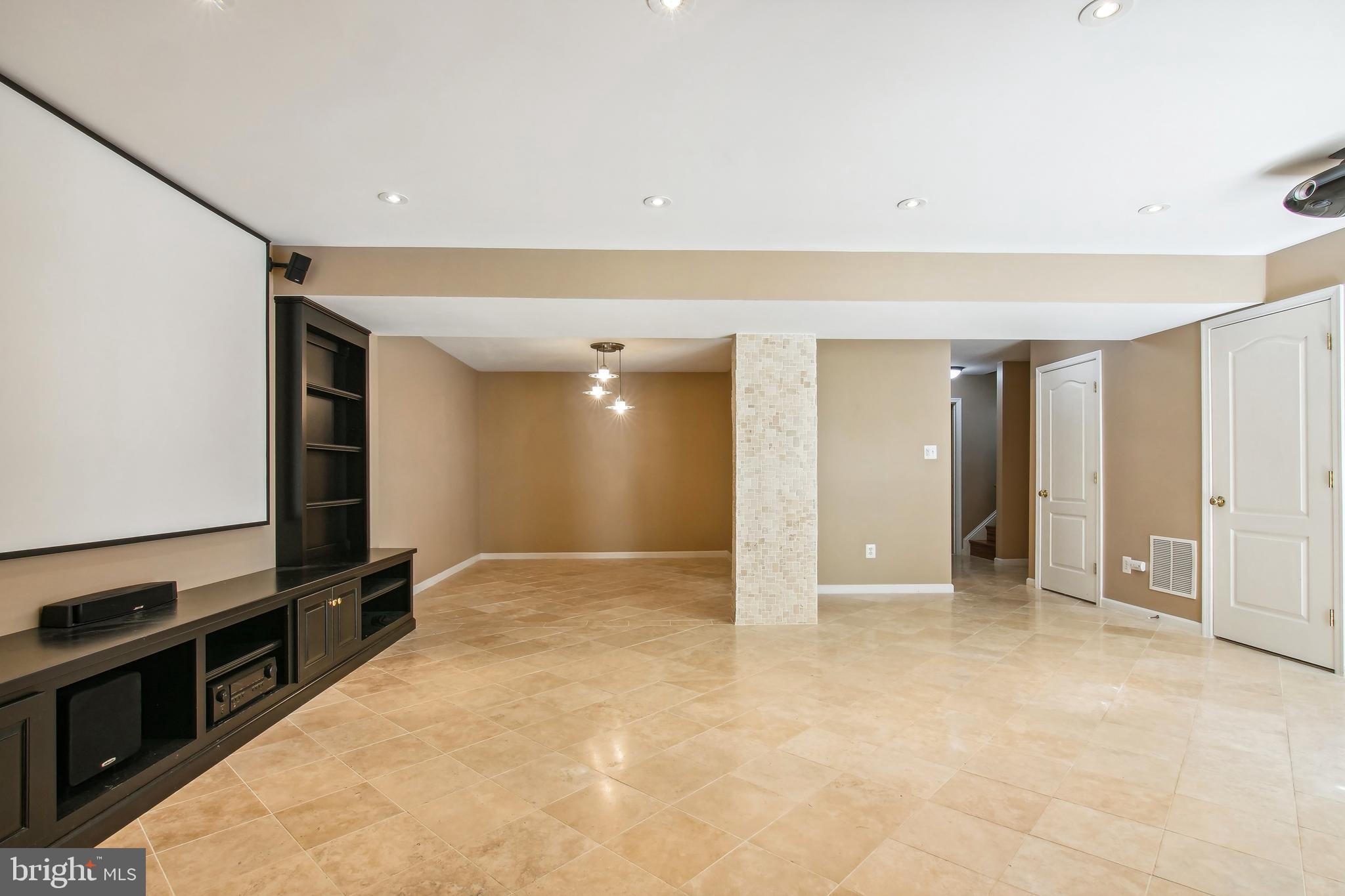 VILLAGES AT HAYMARKET - Residential