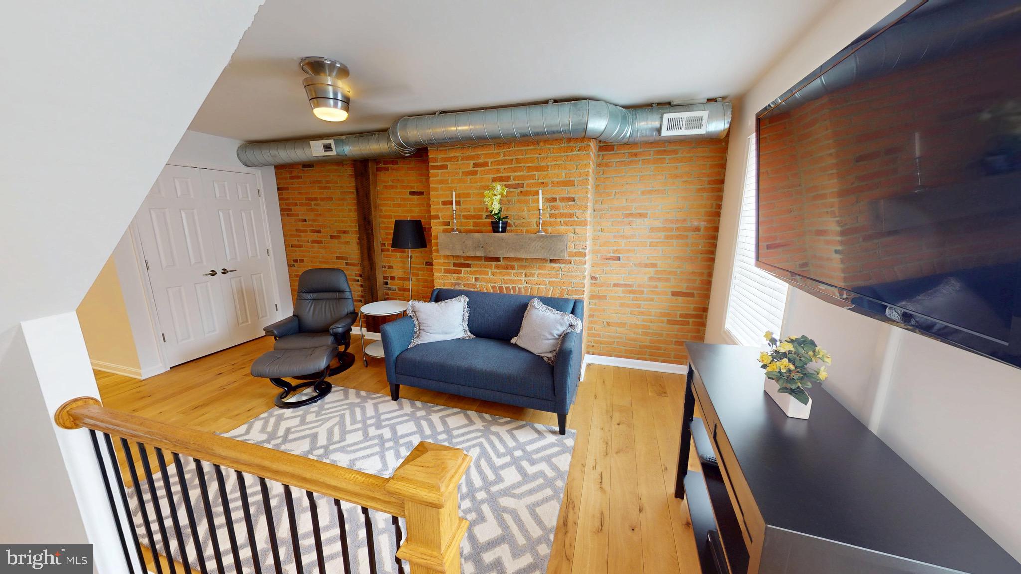 LITTLE ITALY - Residential