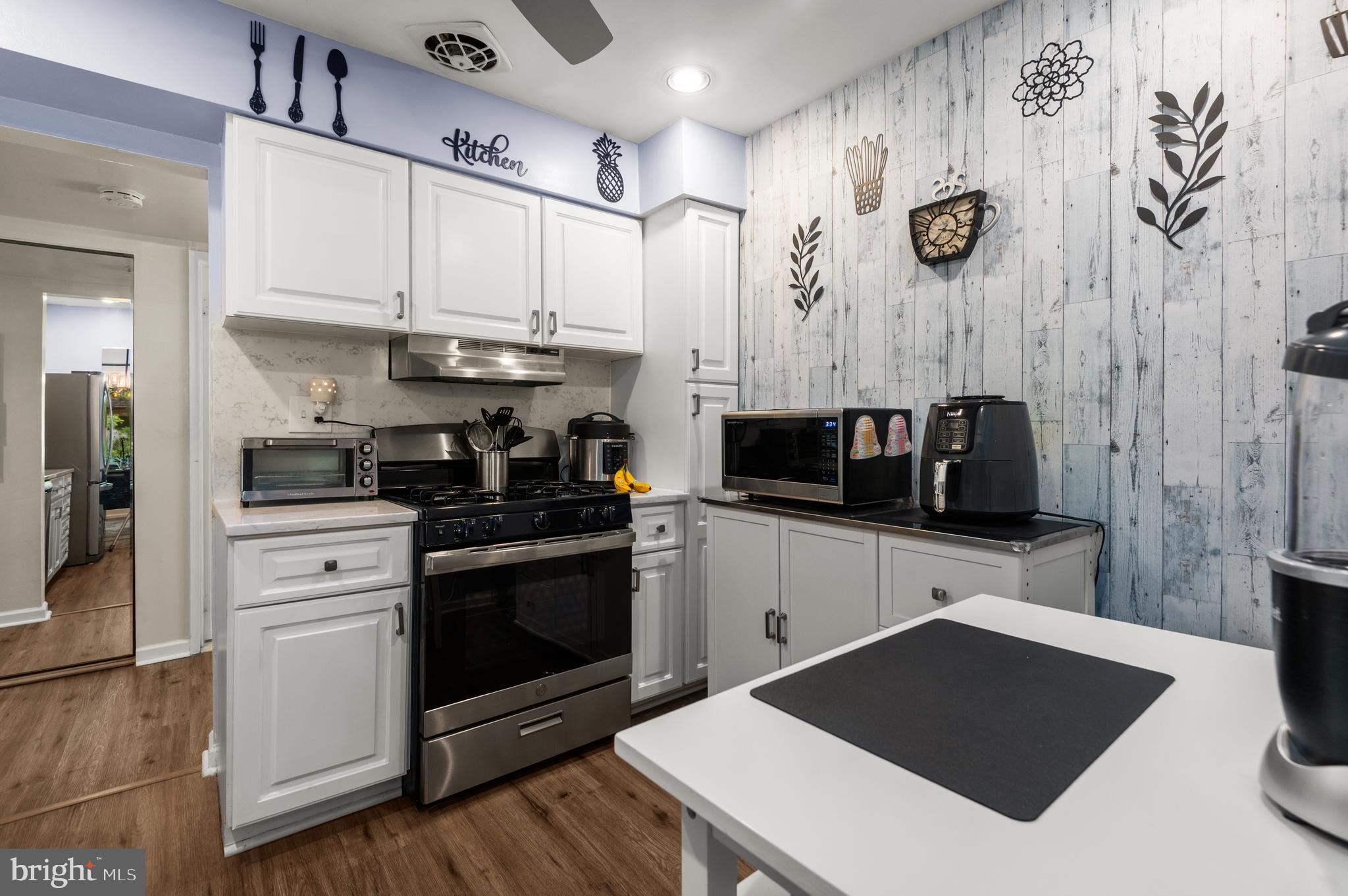 BAKERS BAY CONDOMINIUMS - Residential