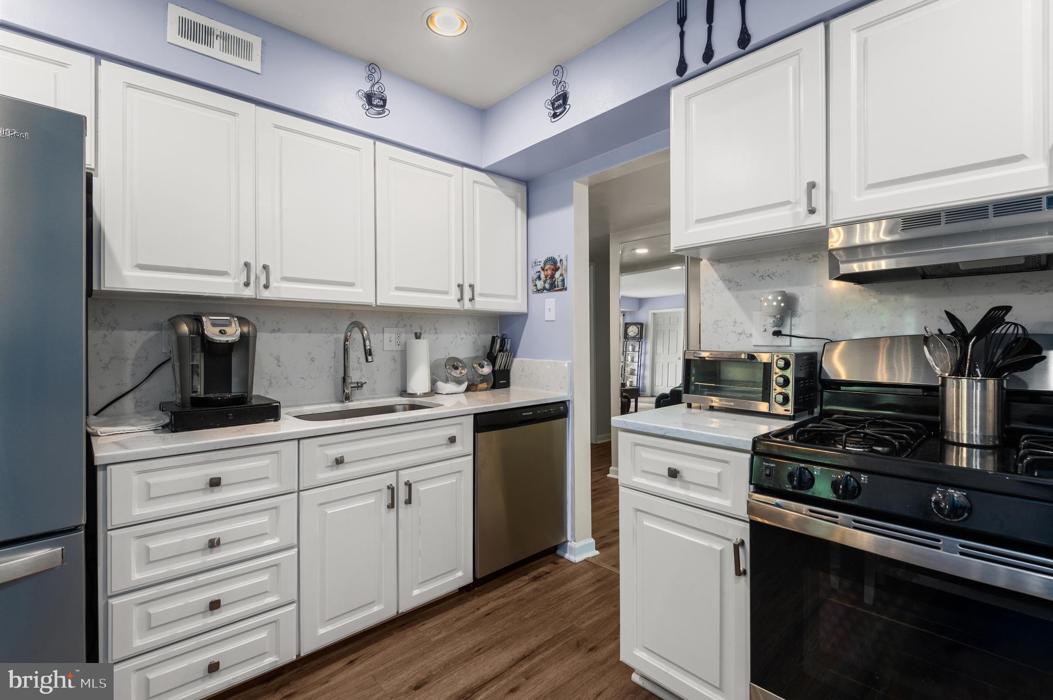 BAKERS BAY CONDOMINIUMS - Residential