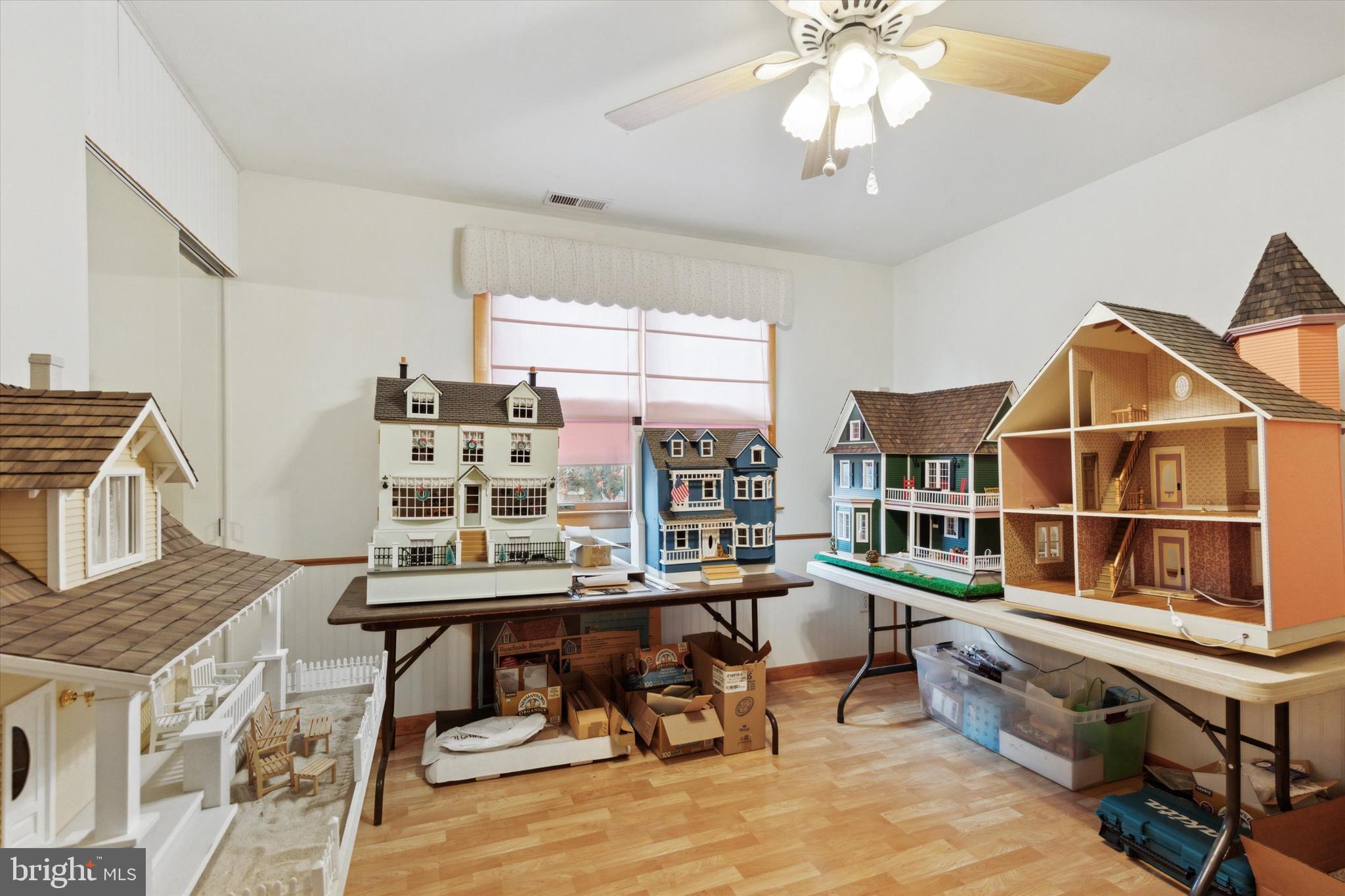 FOX HOLLOW - Residential