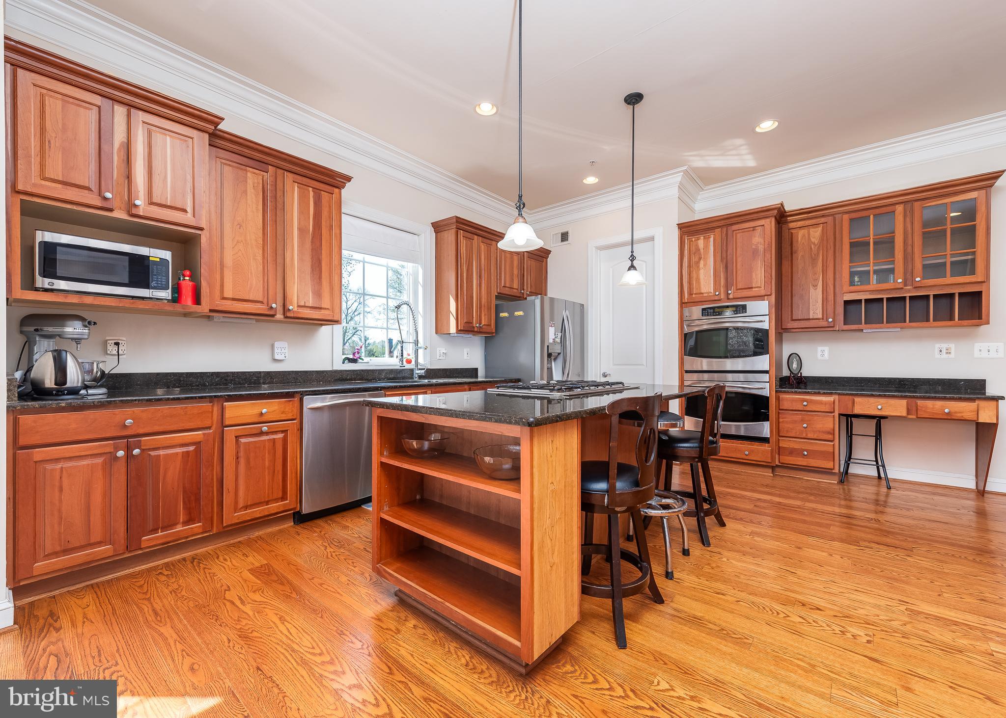 ASHTON MANOR - Residential