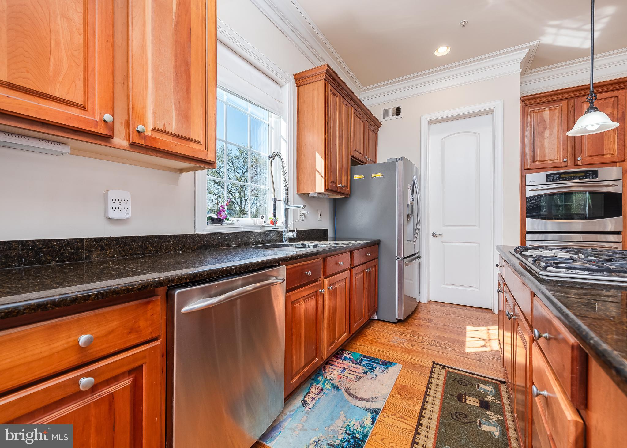 ASHTON MANOR - Residential