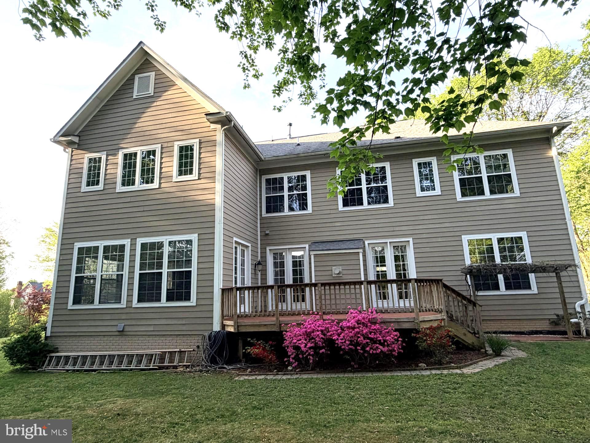 ASHTON MANOR - Residential