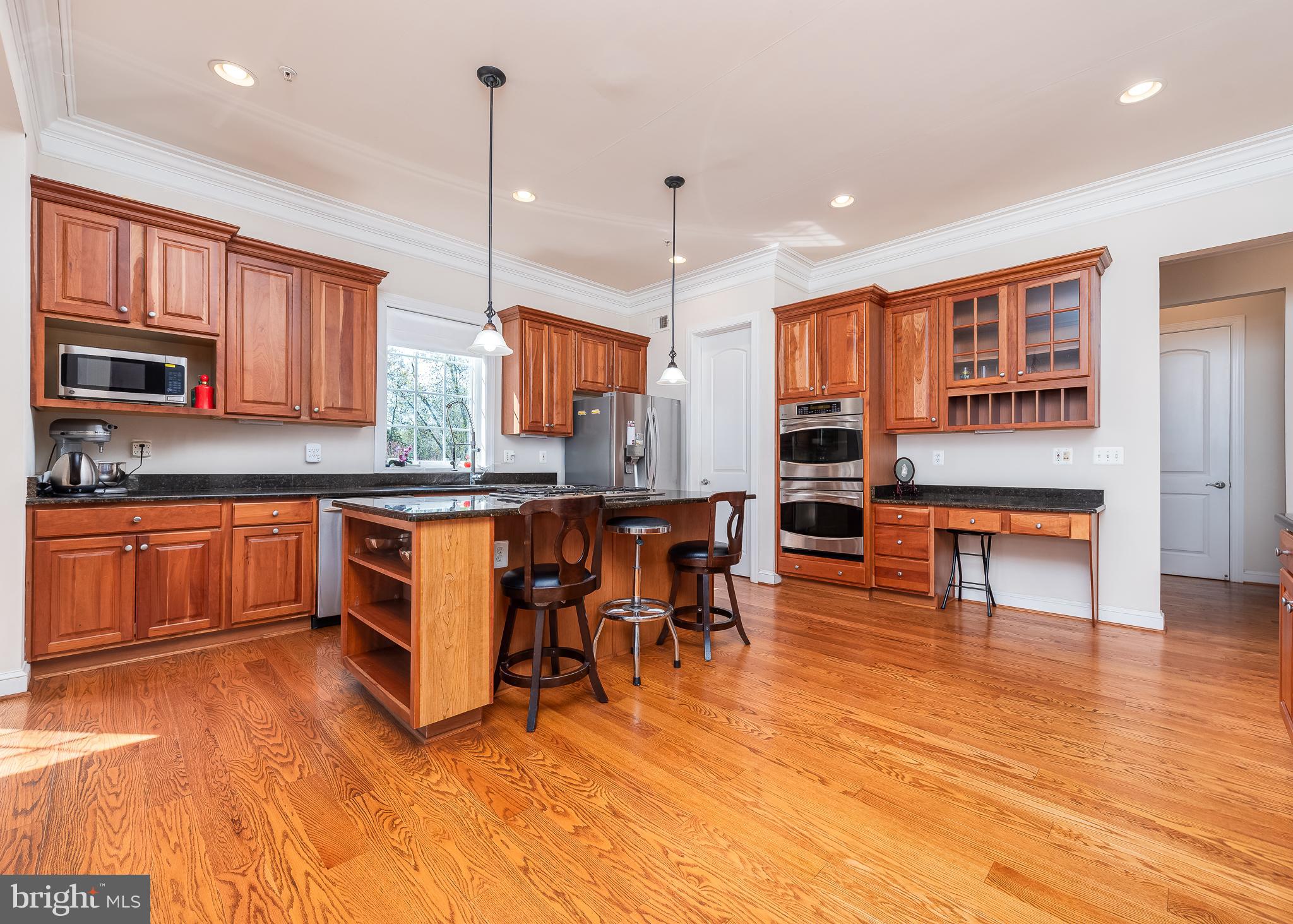 ASHTON MANOR - Residential