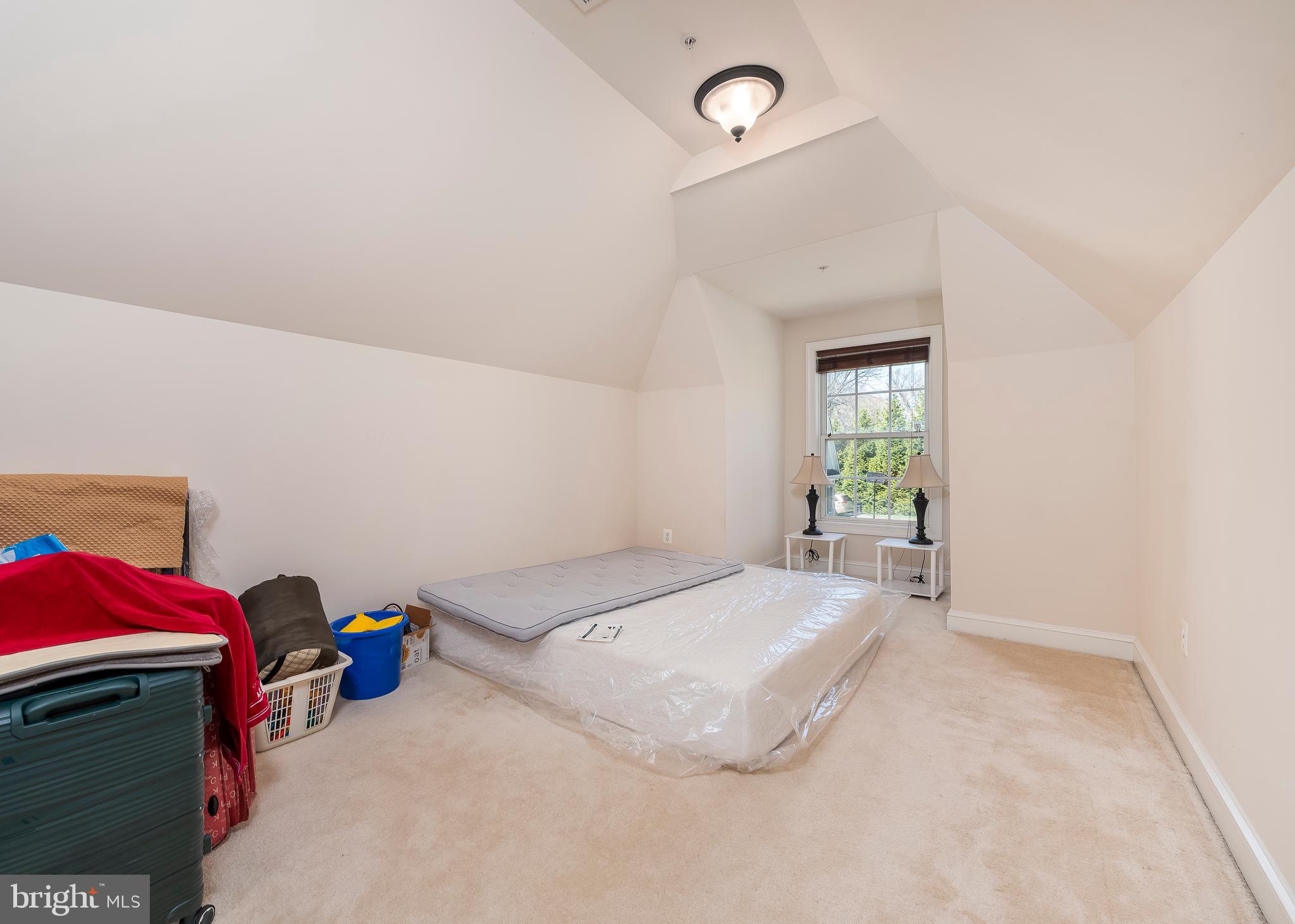 ASHTON MANOR - Residential