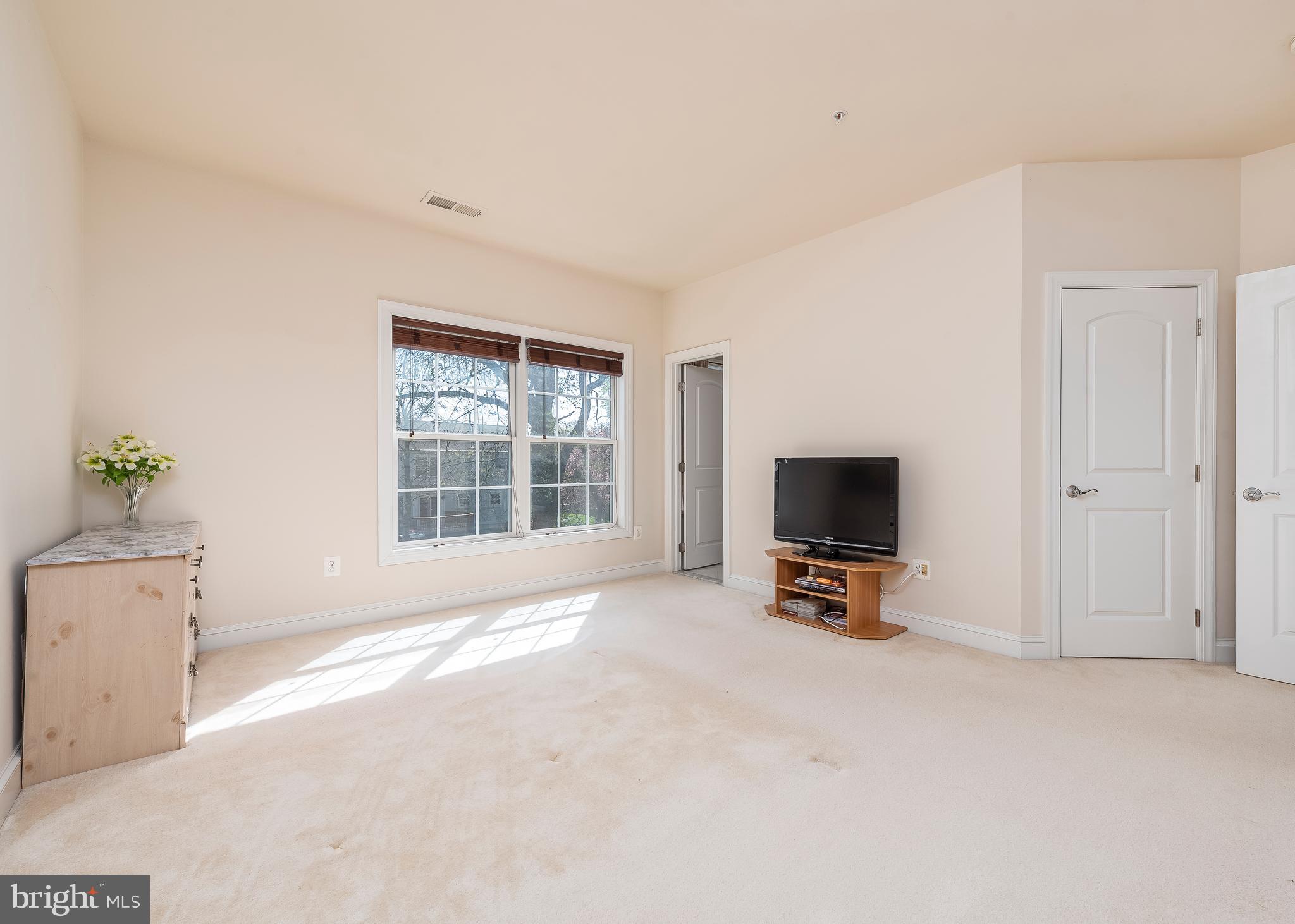 ASHTON MANOR - Residential