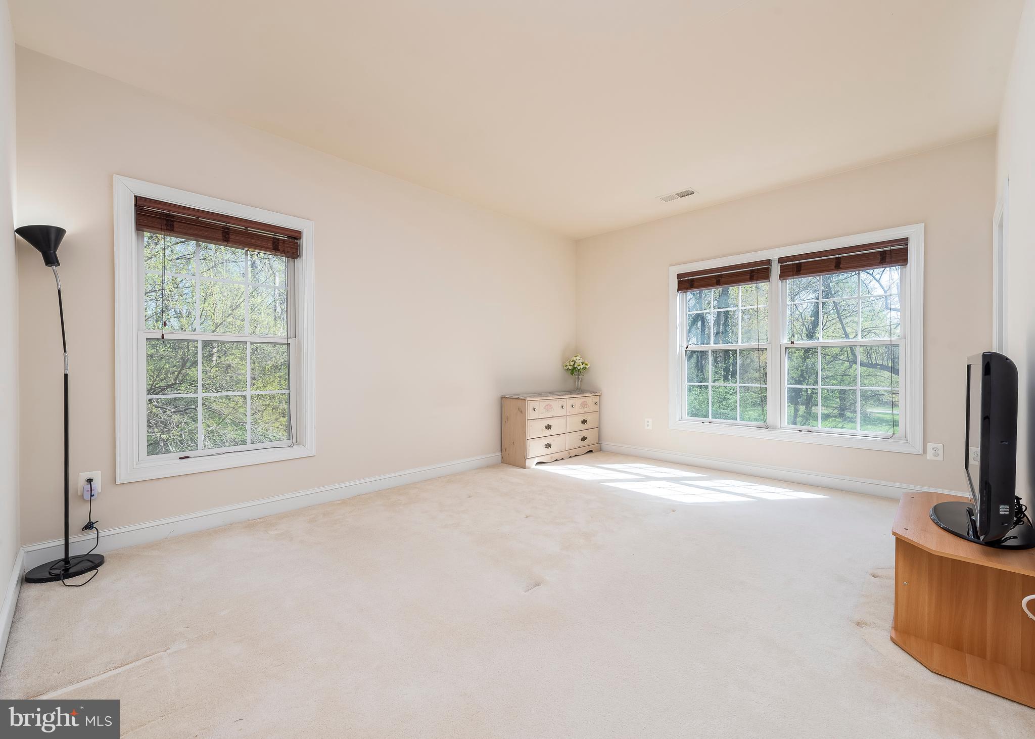 ASHTON MANOR - Residential