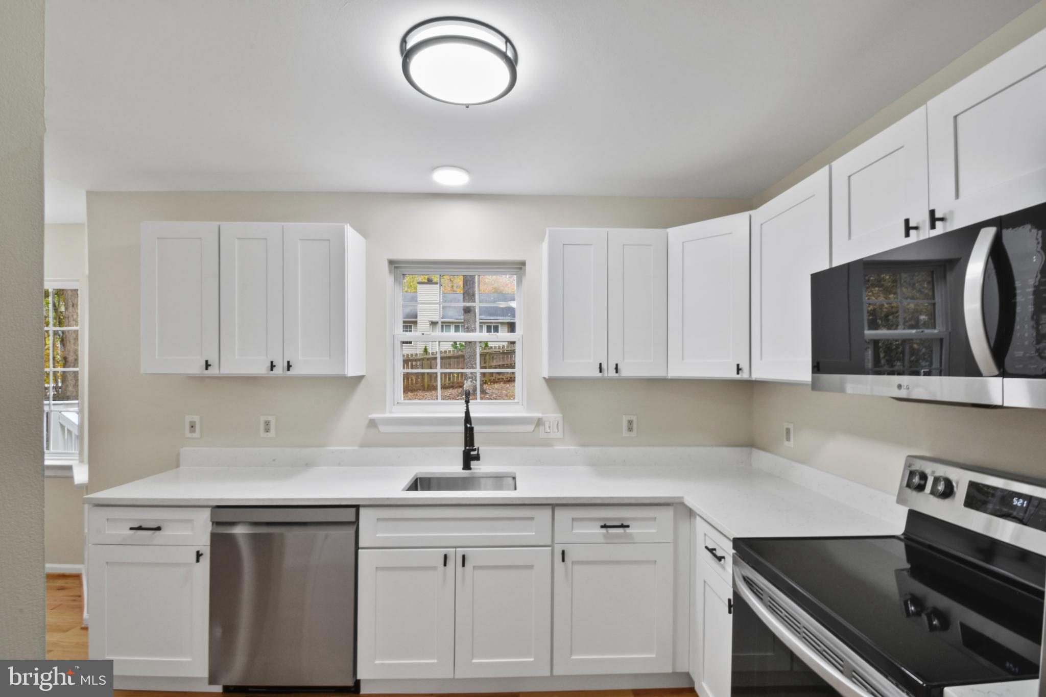 LAKE MONTICELLO - Residential