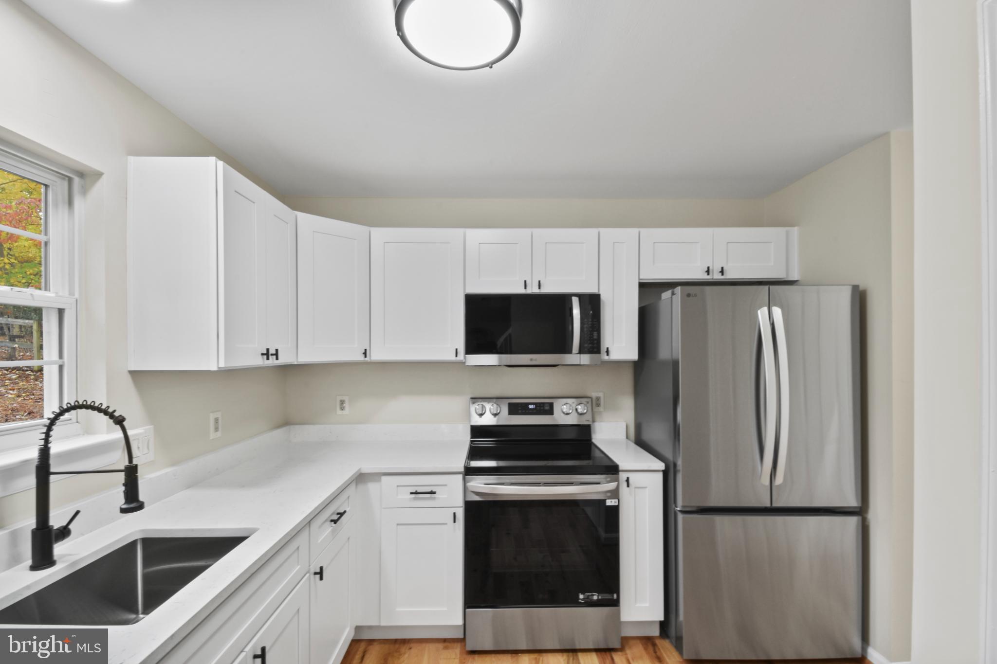 LAKE MONTICELLO - Residential