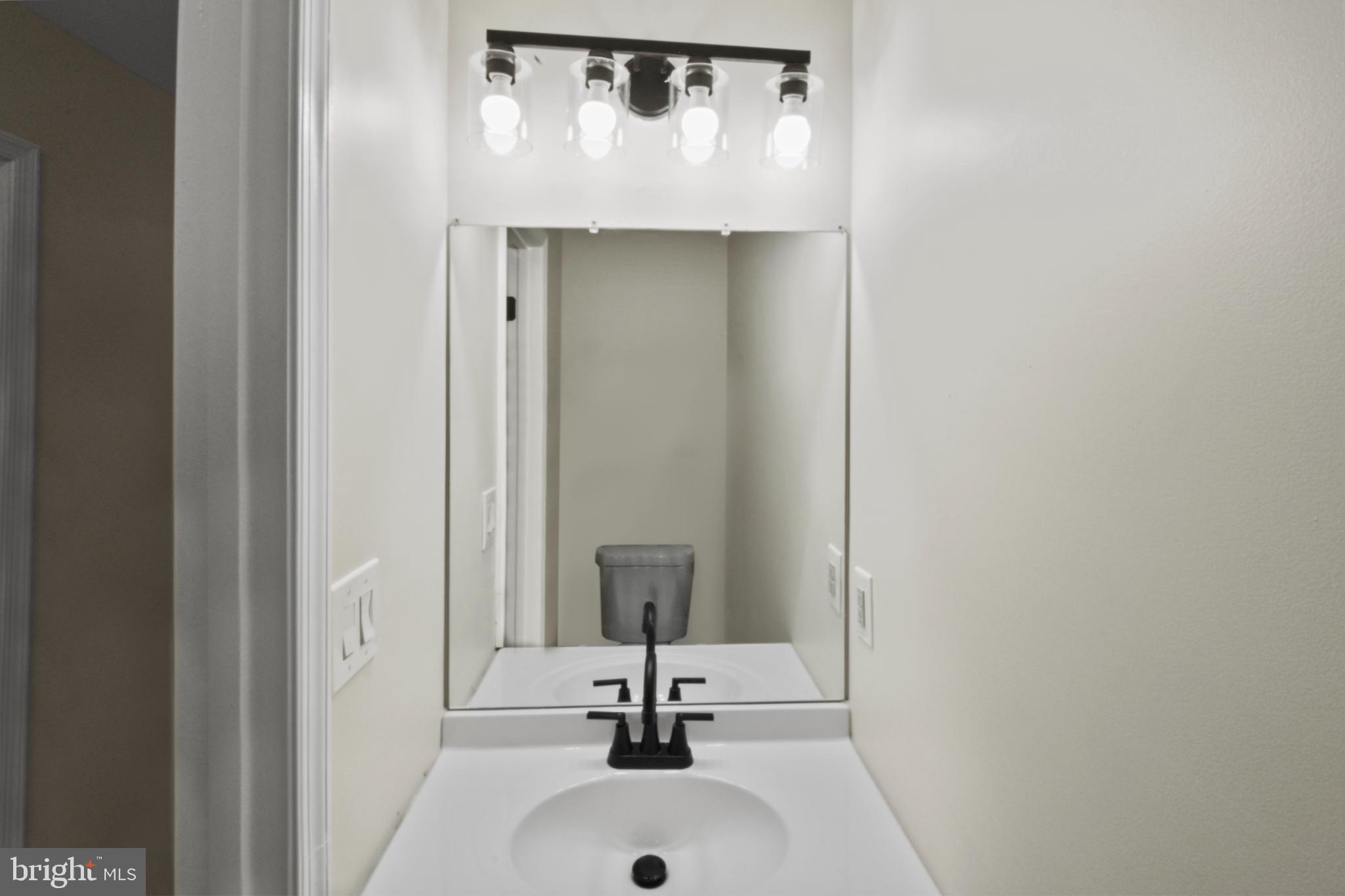 LAKE MONTICELLO - Residential