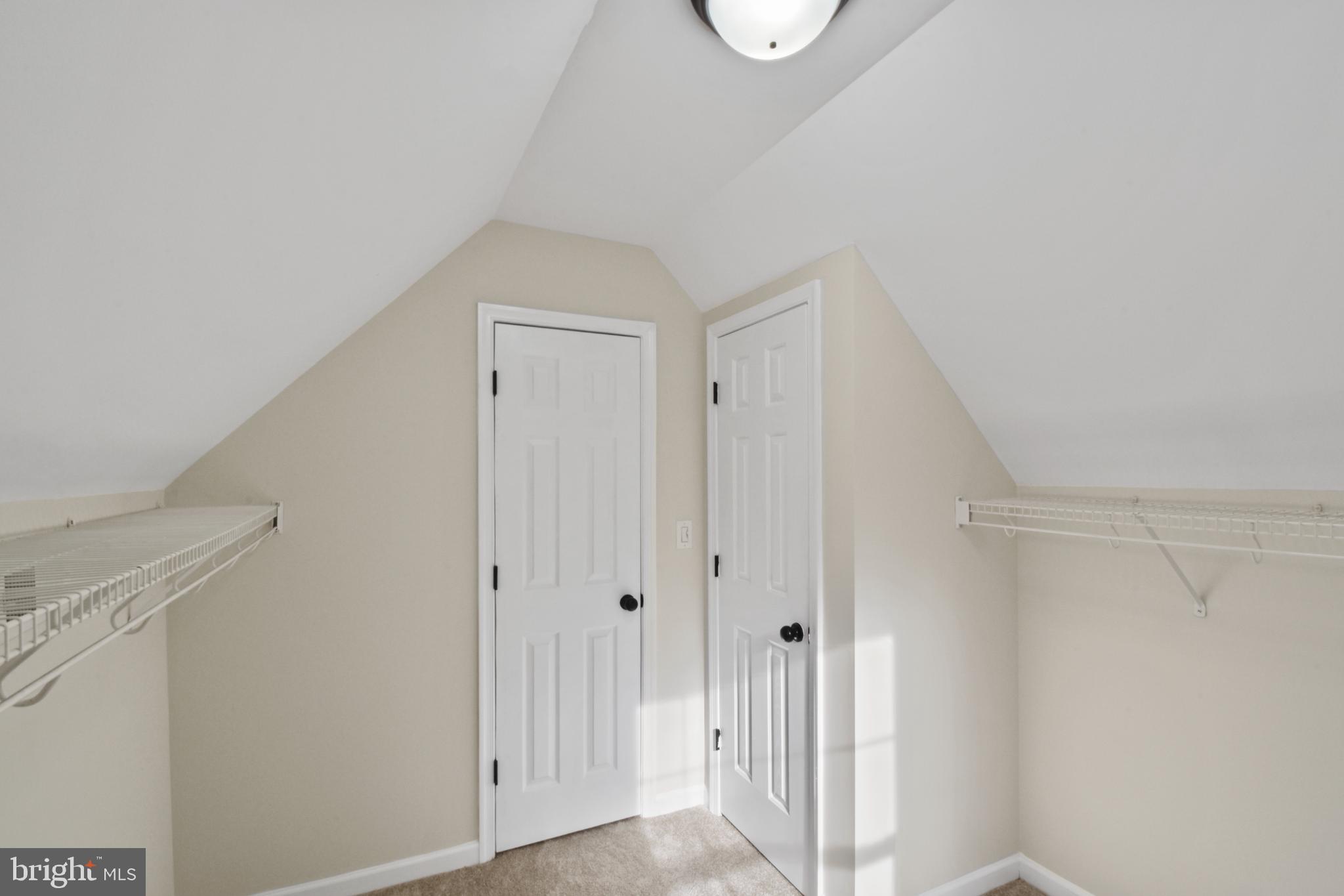 LAKE MONTICELLO - Residential