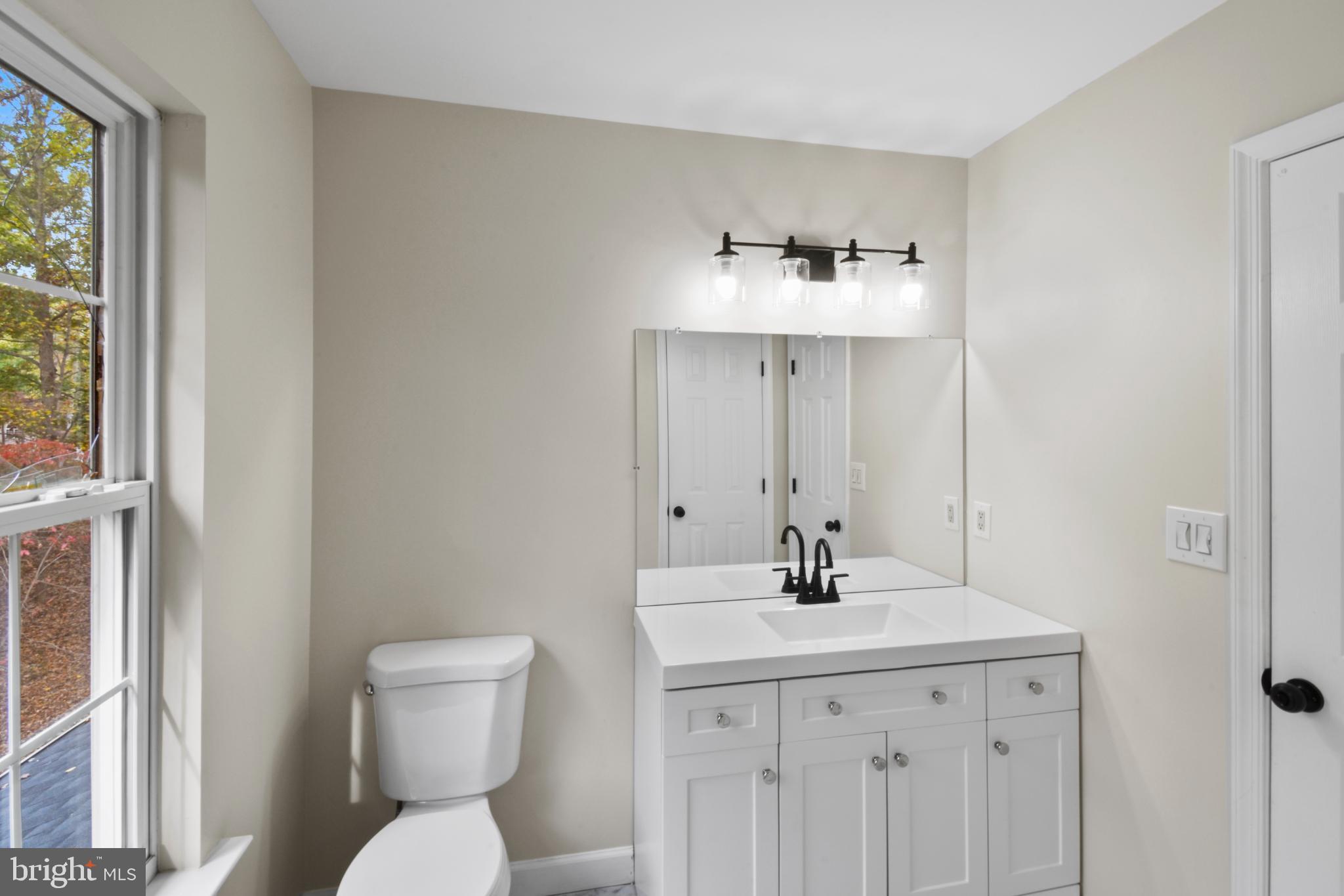 LAKE MONTICELLO - Residential