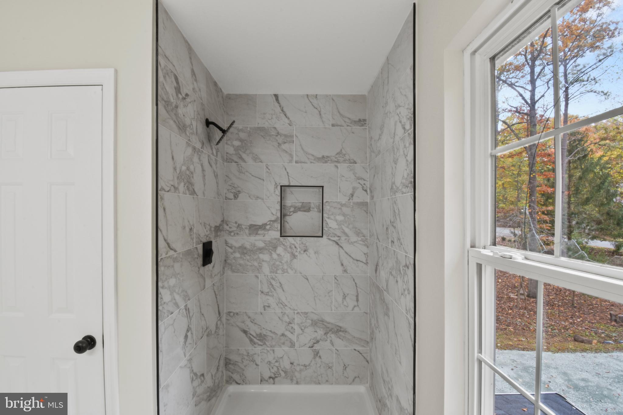 LAKE MONTICELLO - Residential