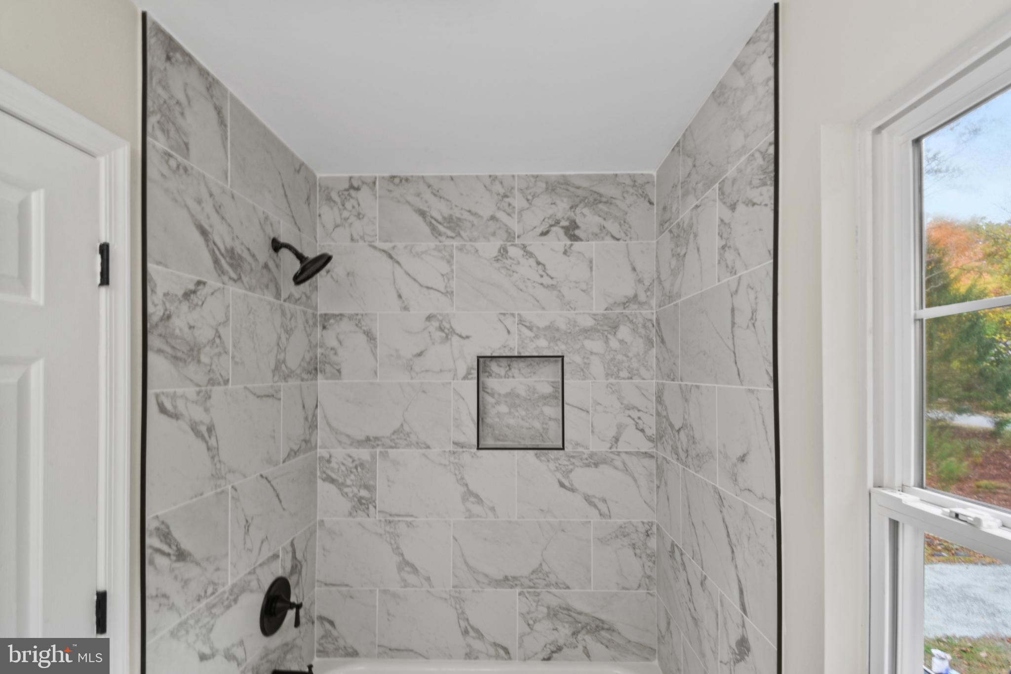 LAKE MONTICELLO - Residential