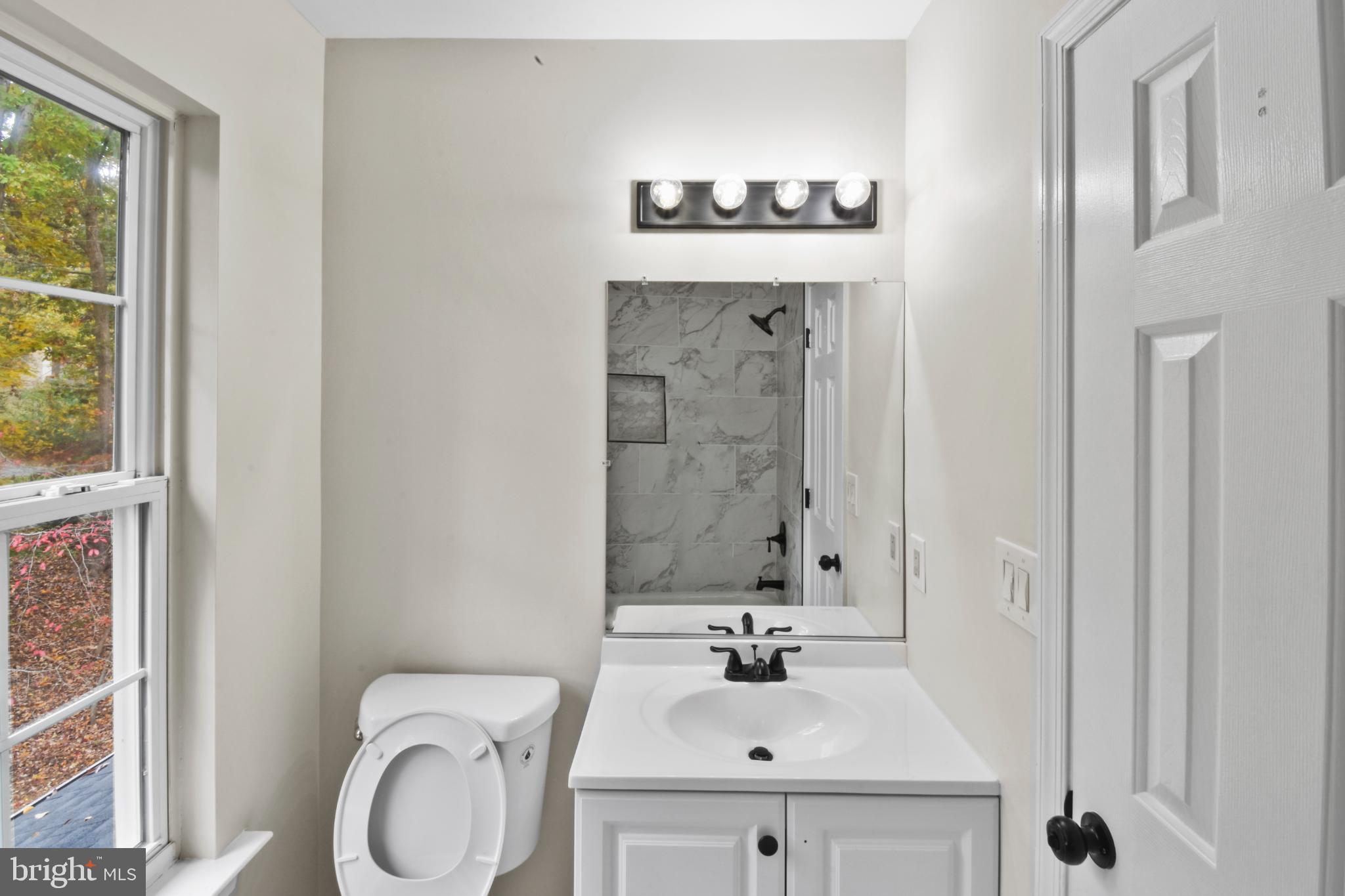 LAKE MONTICELLO - Residential