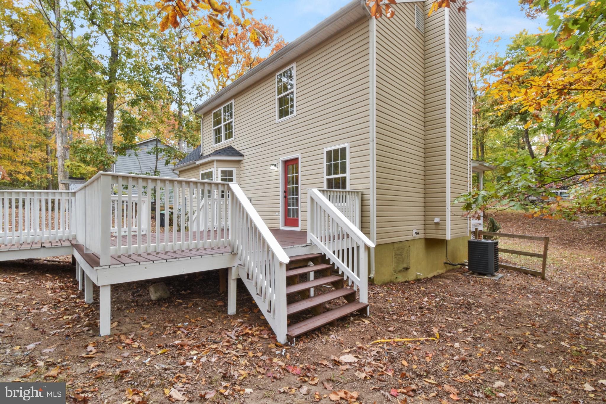 LAKE MONTICELLO - Residential