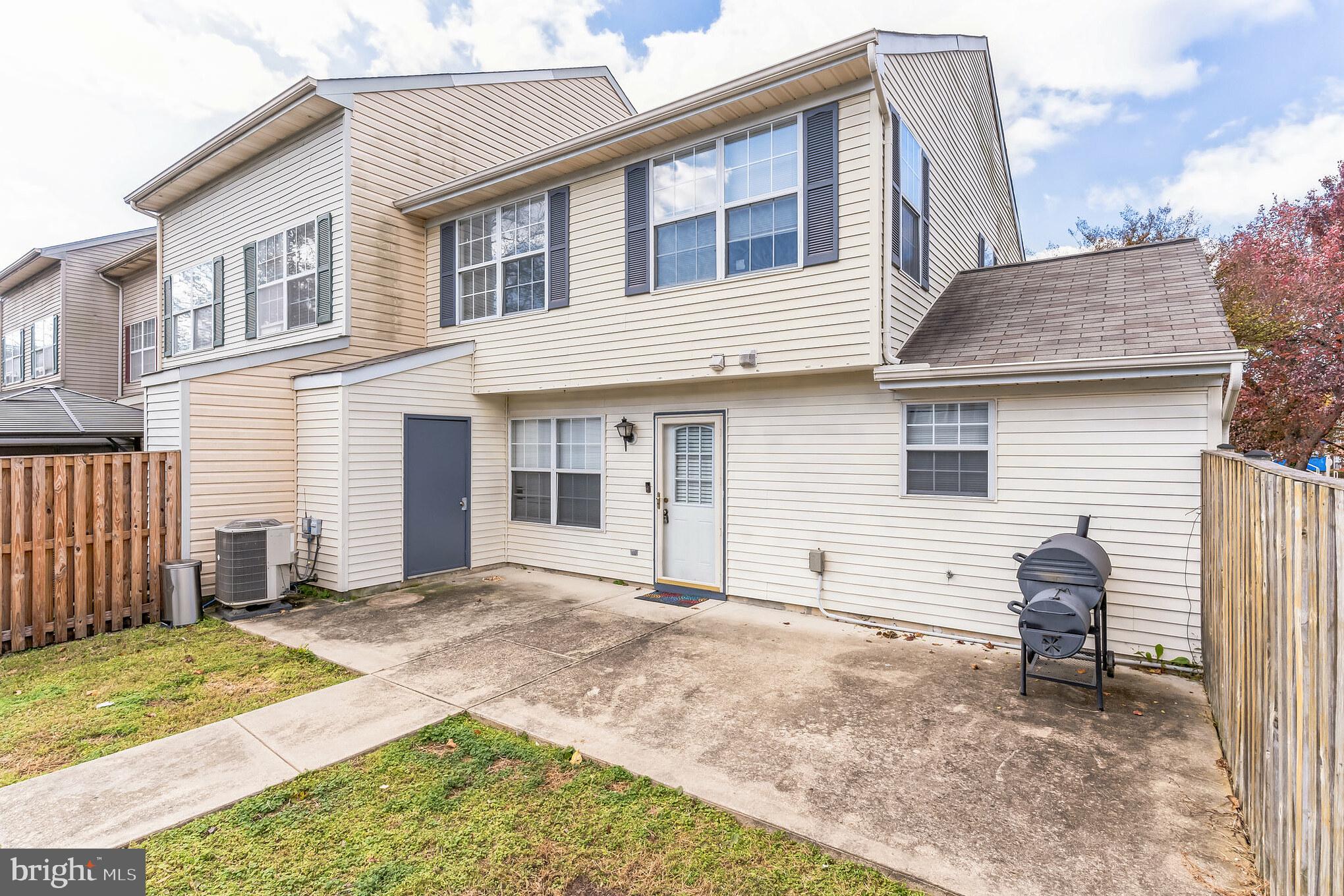 ST CHARLES SUB - HAMPSHIRE - Residential