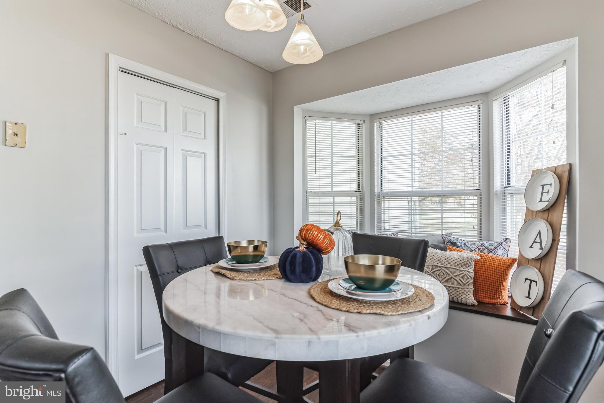 ST CHARLES SUB - HAMPSHIRE - Residential