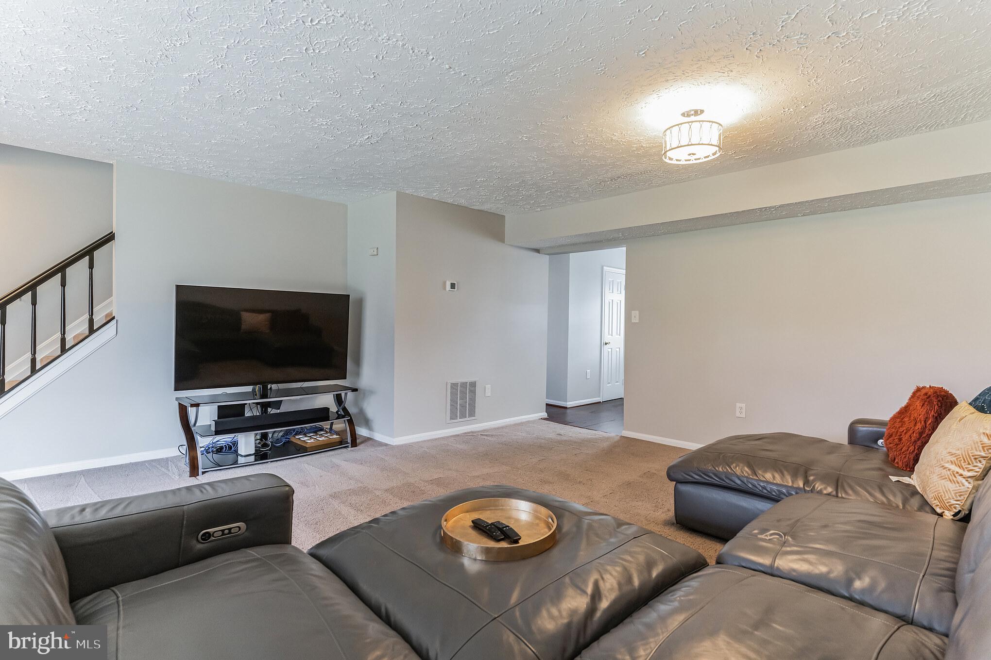 ST CHARLES SUB - HAMPSHIRE - Residential