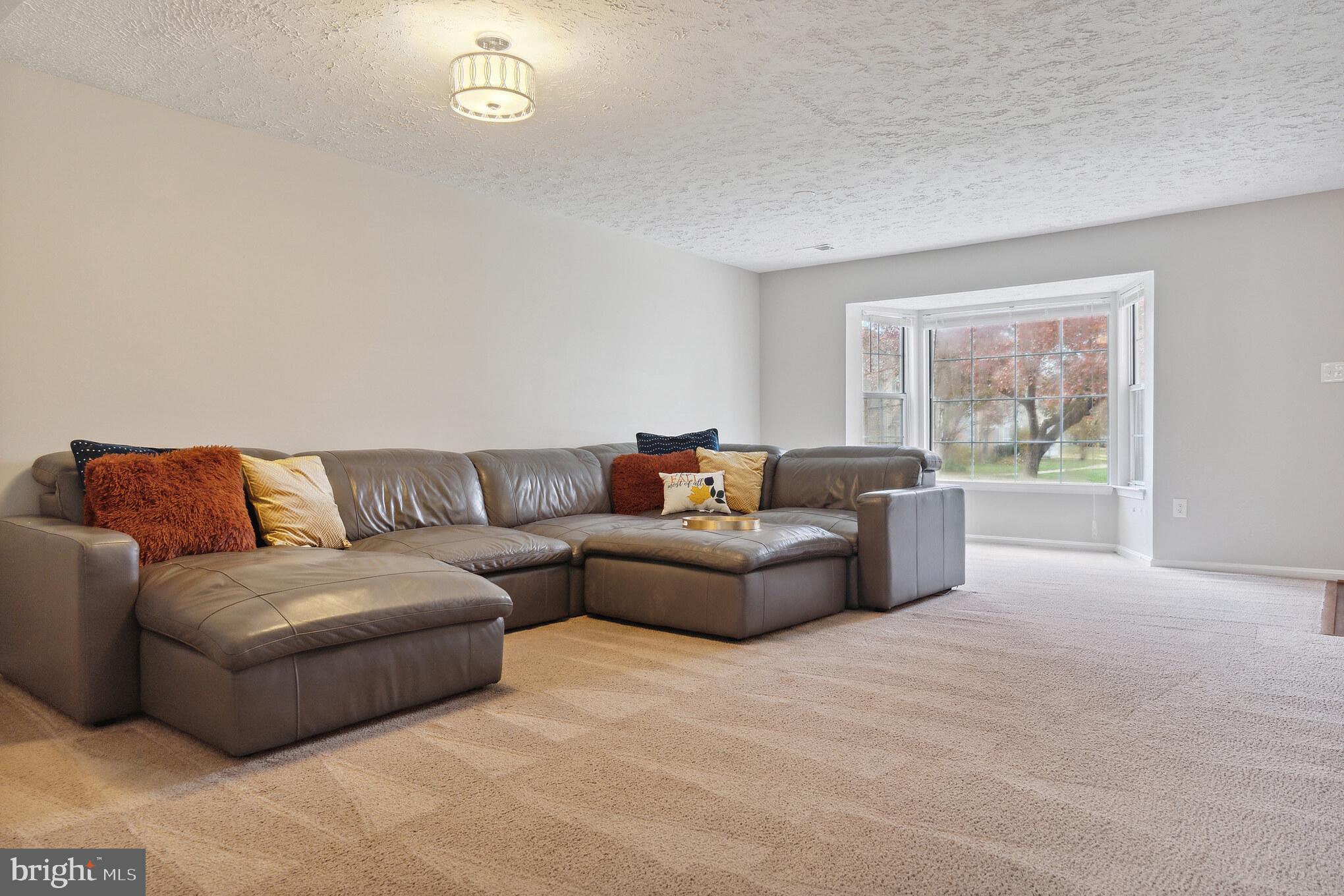 ST CHARLES SUB - HAMPSHIRE - Residential