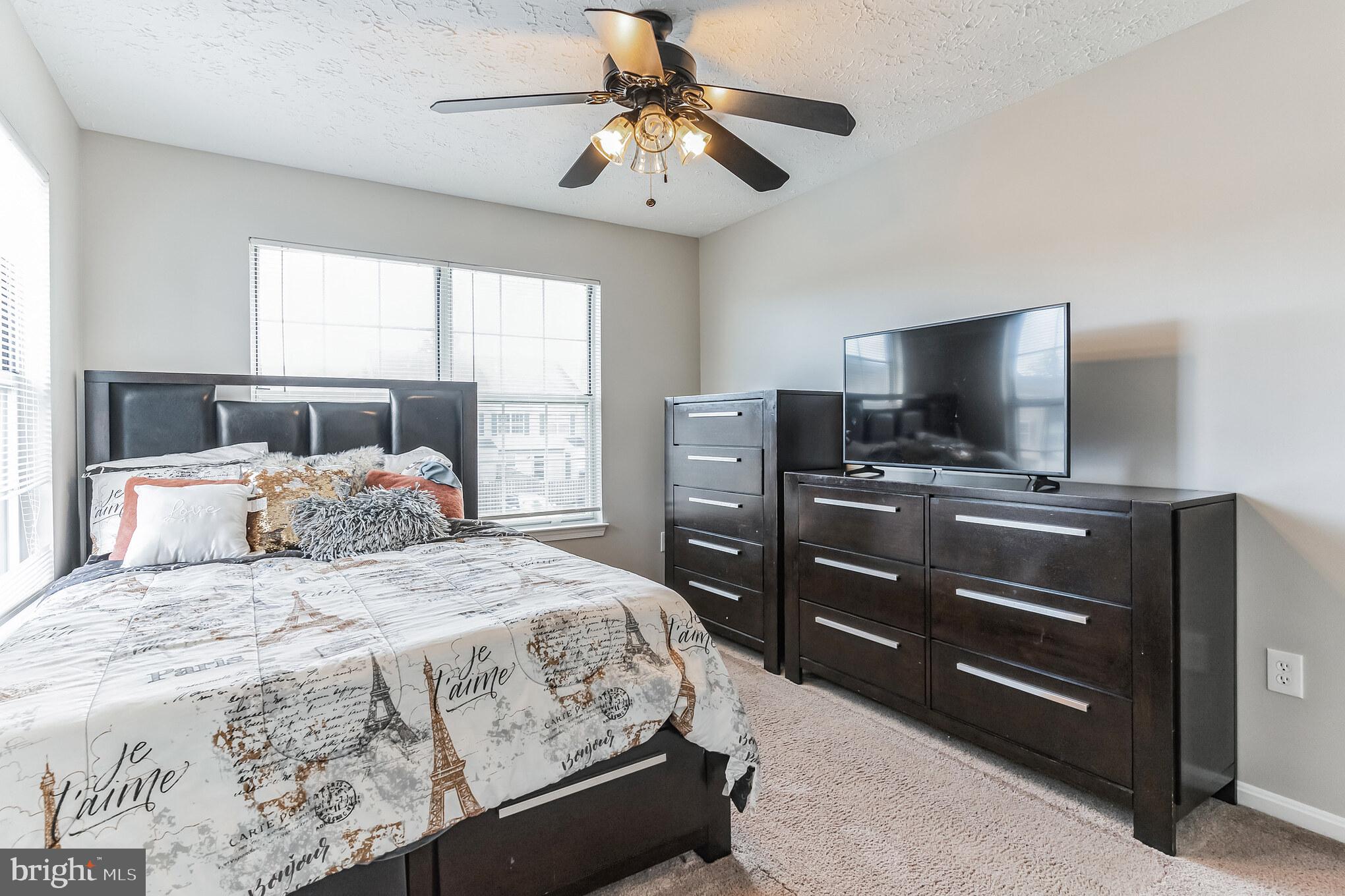 ST CHARLES SUB - HAMPSHIRE - Residential