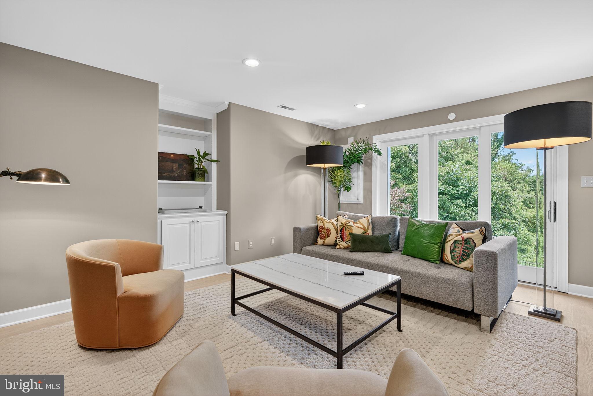 MIDDLEBURG - Residential