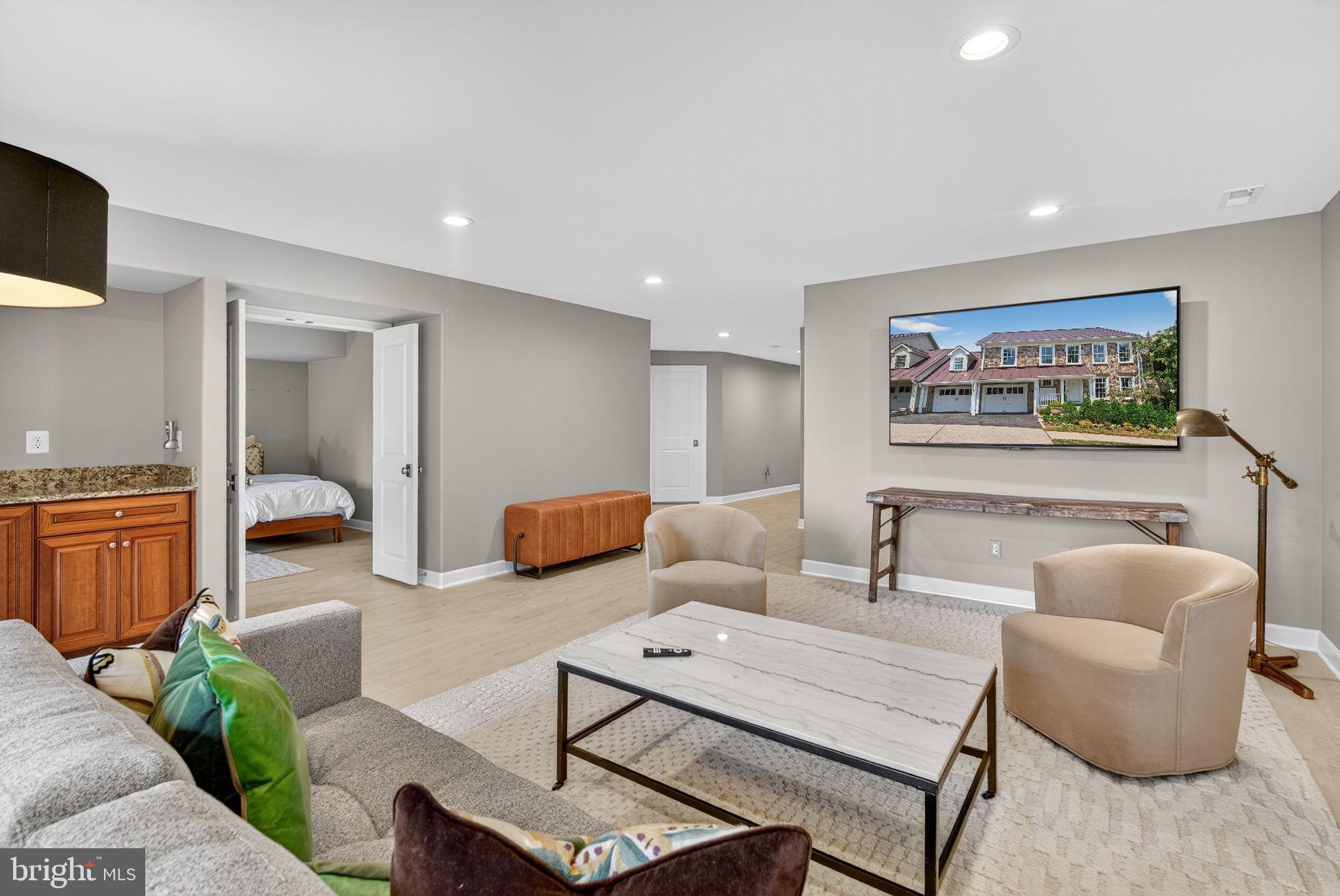 MIDDLEBURG - Residential